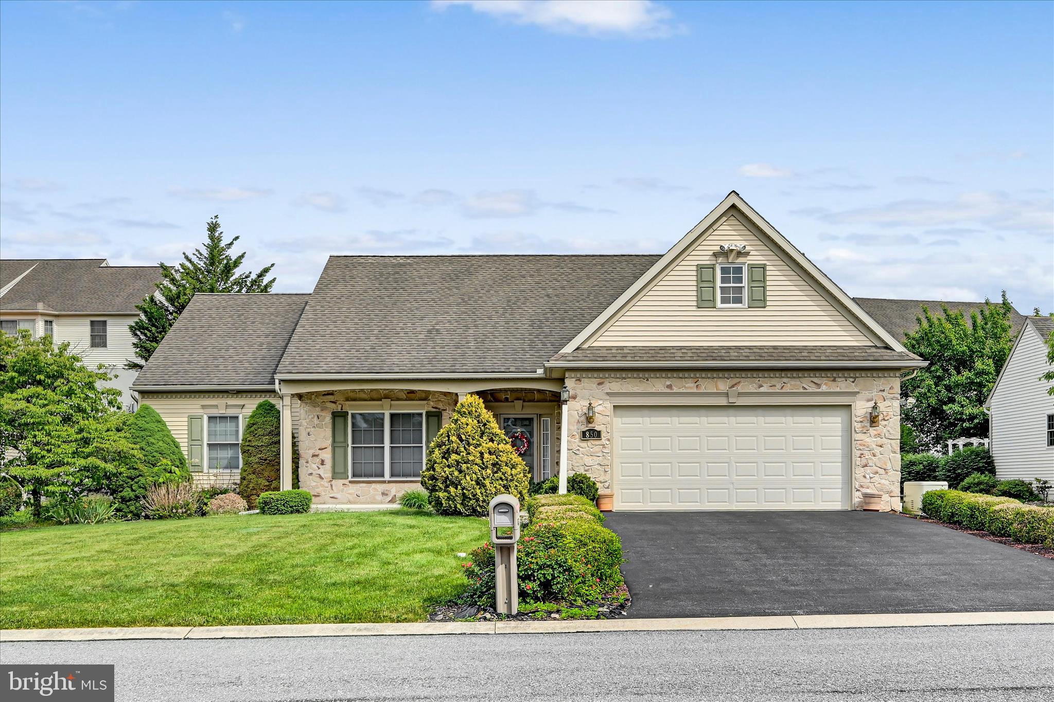 850 WATER EDGE CT L-0049