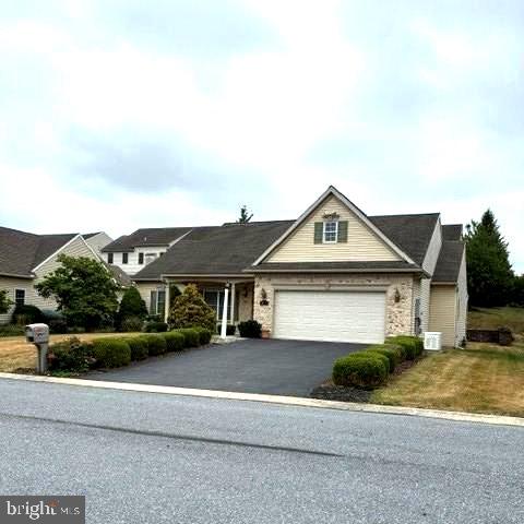 850 WATER EDGE CT