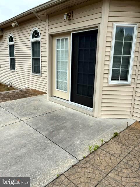 850 WATER EDGE CT