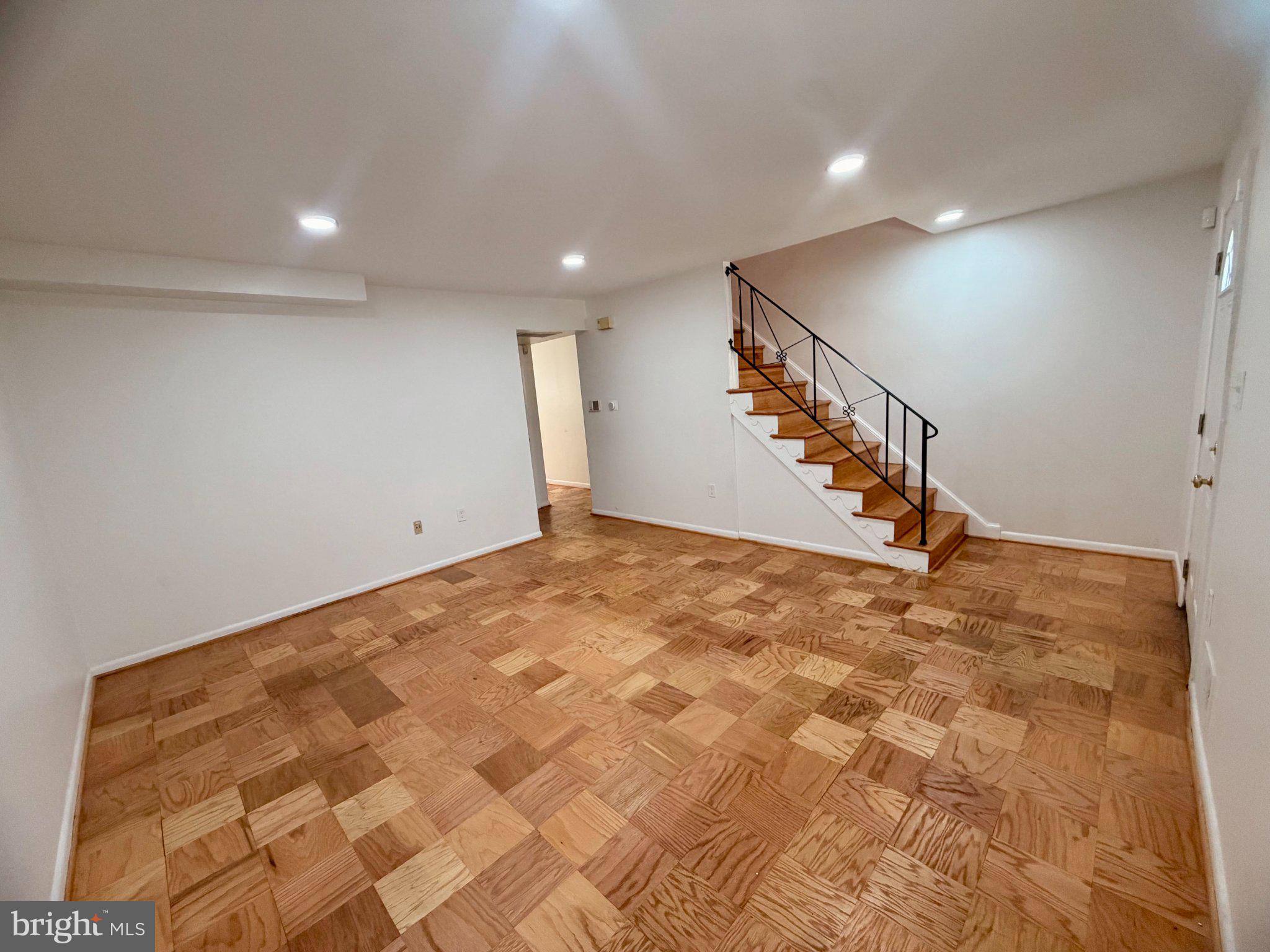 ANDREWS VILLAGE CONDOMIN - Residential