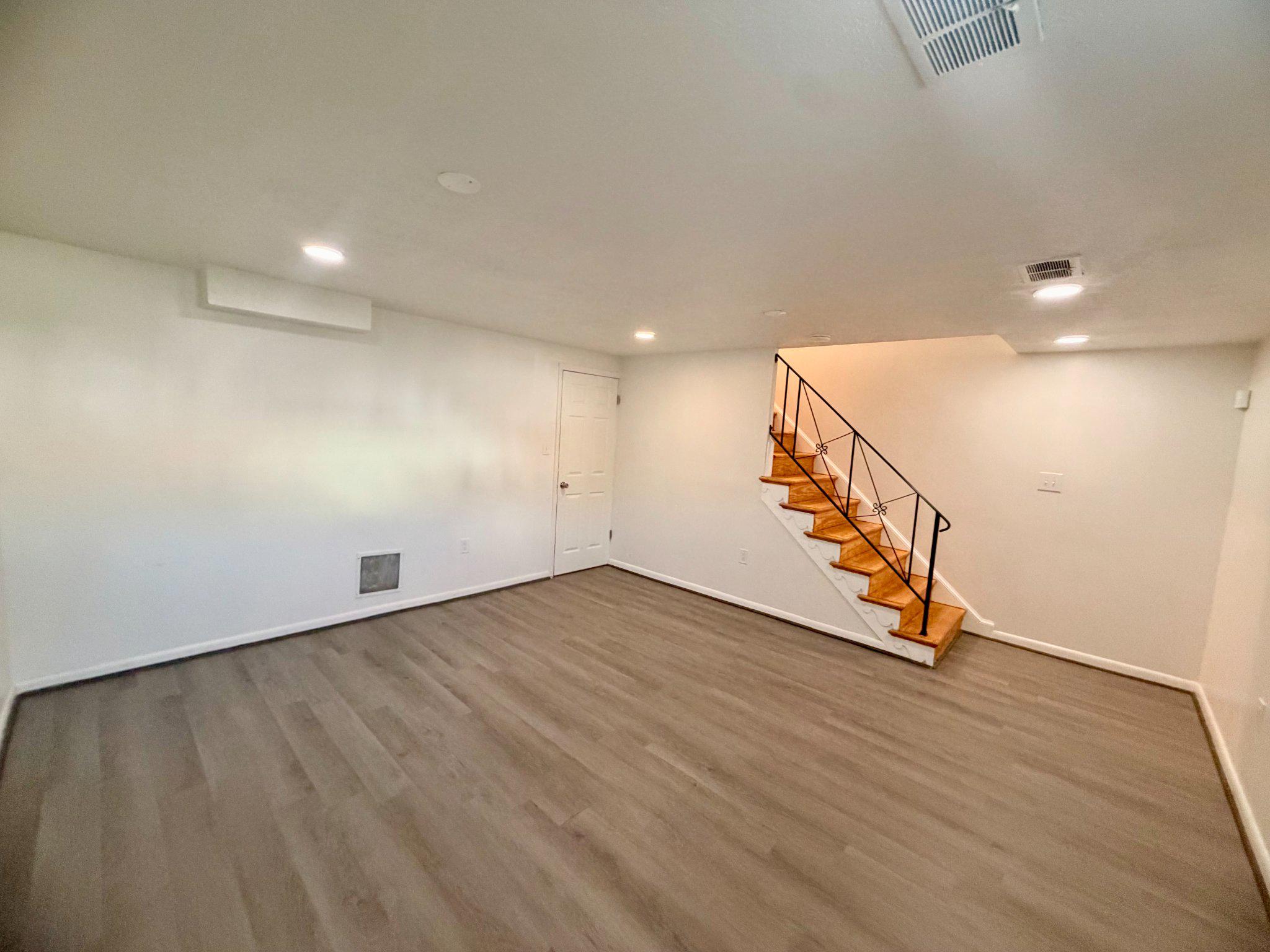 ANDREWS VILLAGE CONDOMIN - Residential