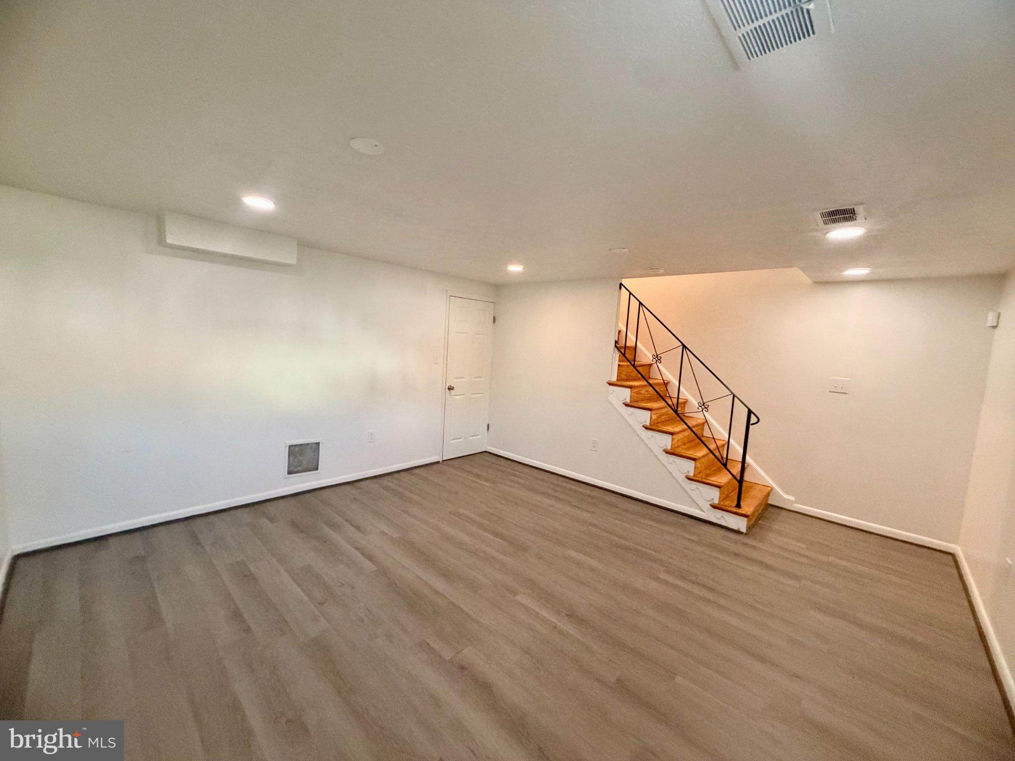 ANDREWS VILLAGE CONDOMIN - Residential