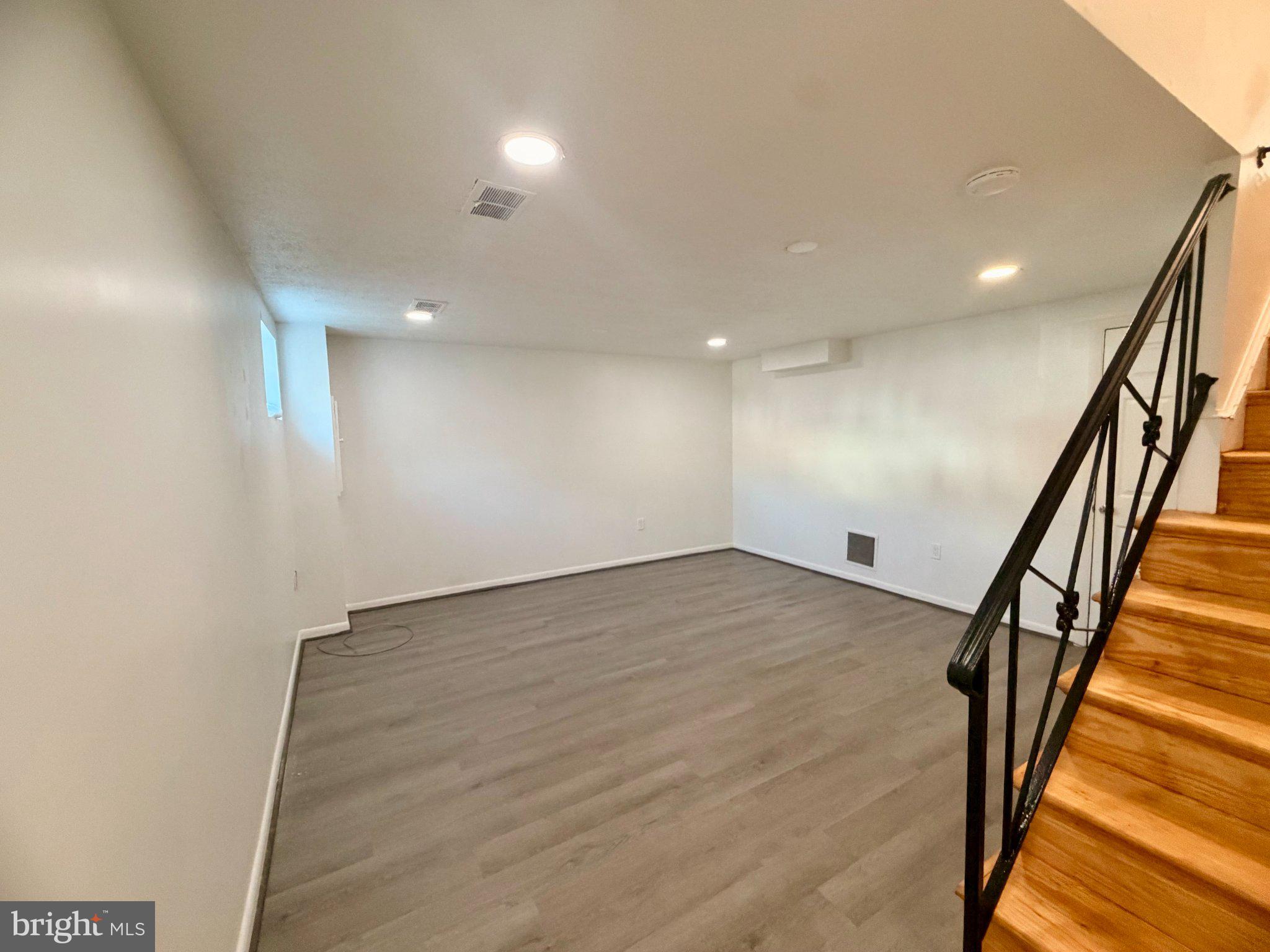 ANDREWS VILLAGE CONDOMIN - Residential