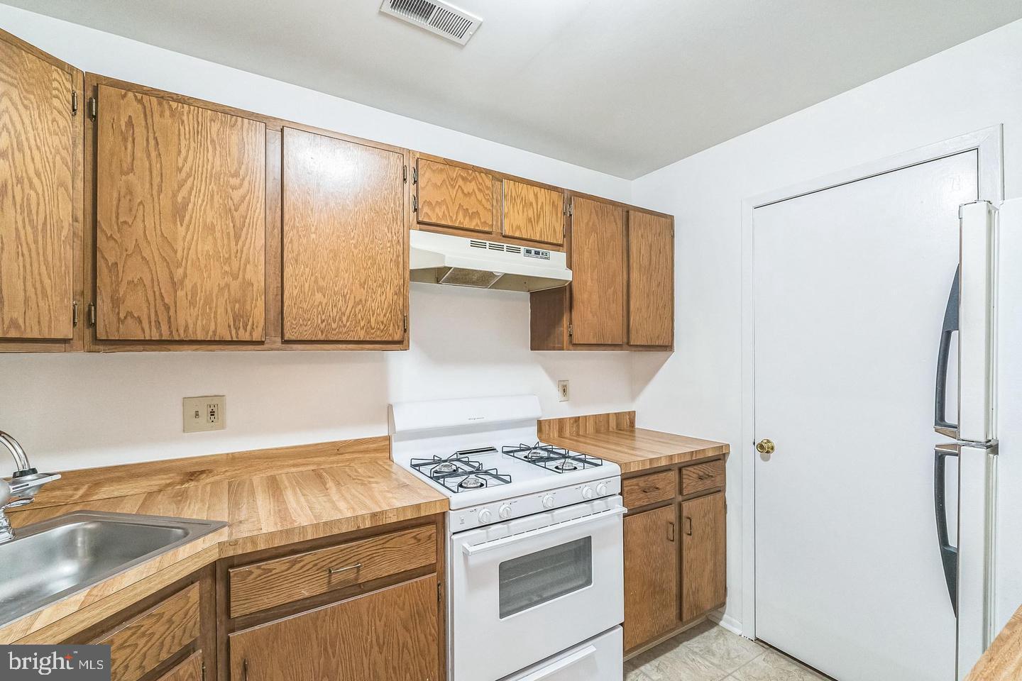 WOOD HOLLOW - Residential Lease