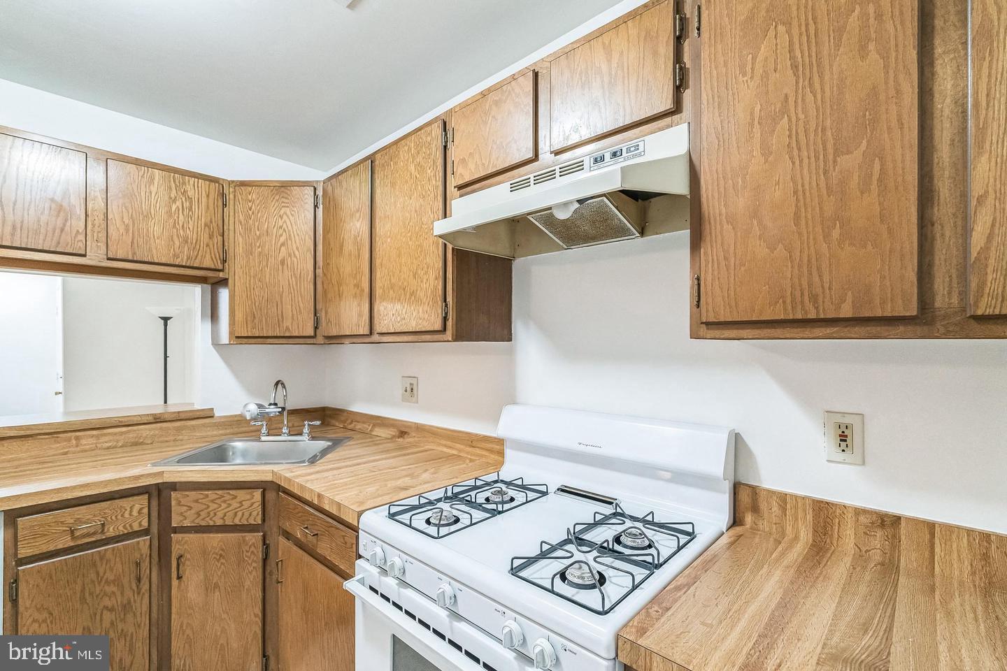 WOOD HOLLOW - Residential Lease