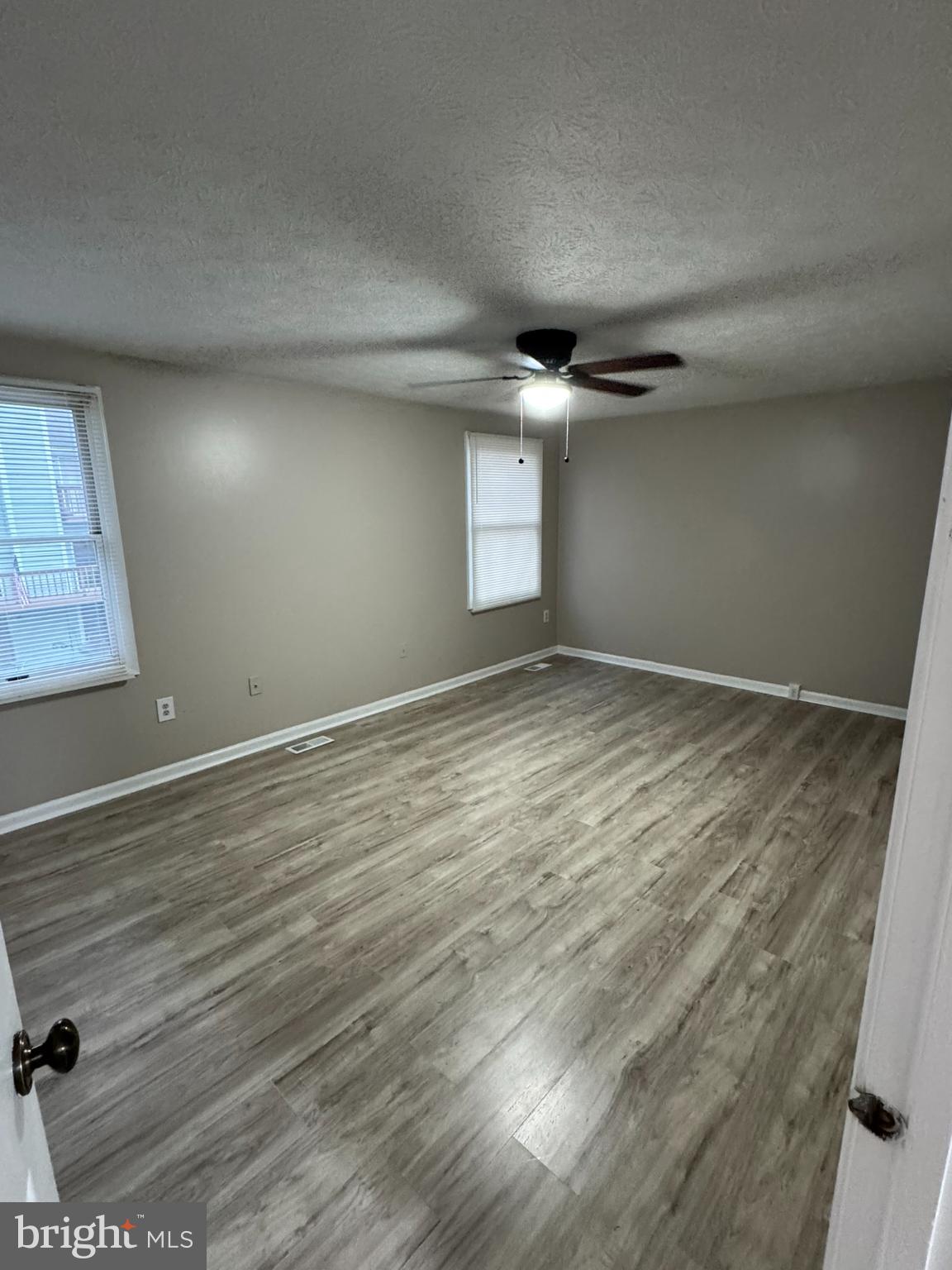 HILLCREST ORCHARDS - Residential Lease