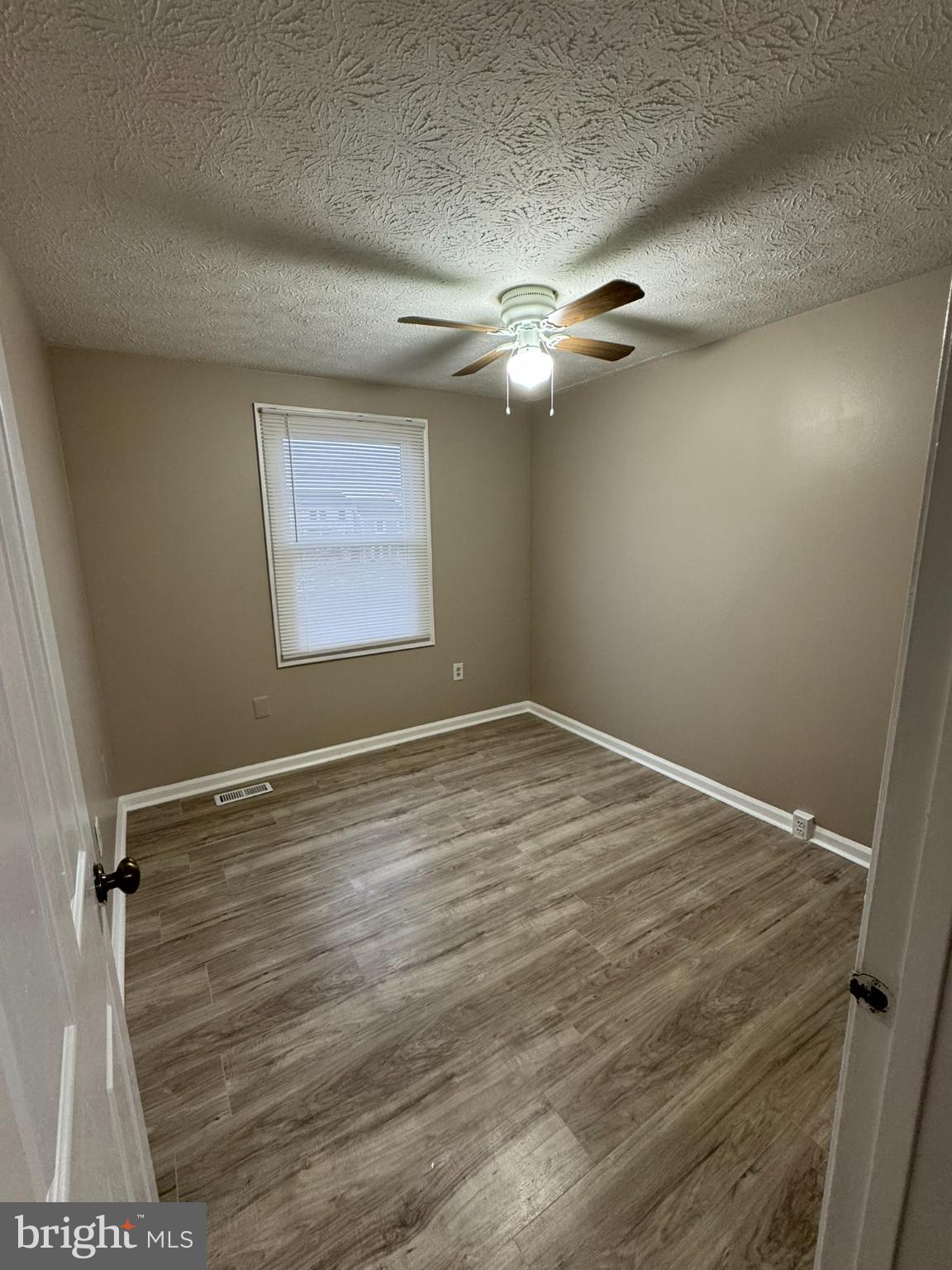 HILLCREST ORCHARDS - Residential Lease