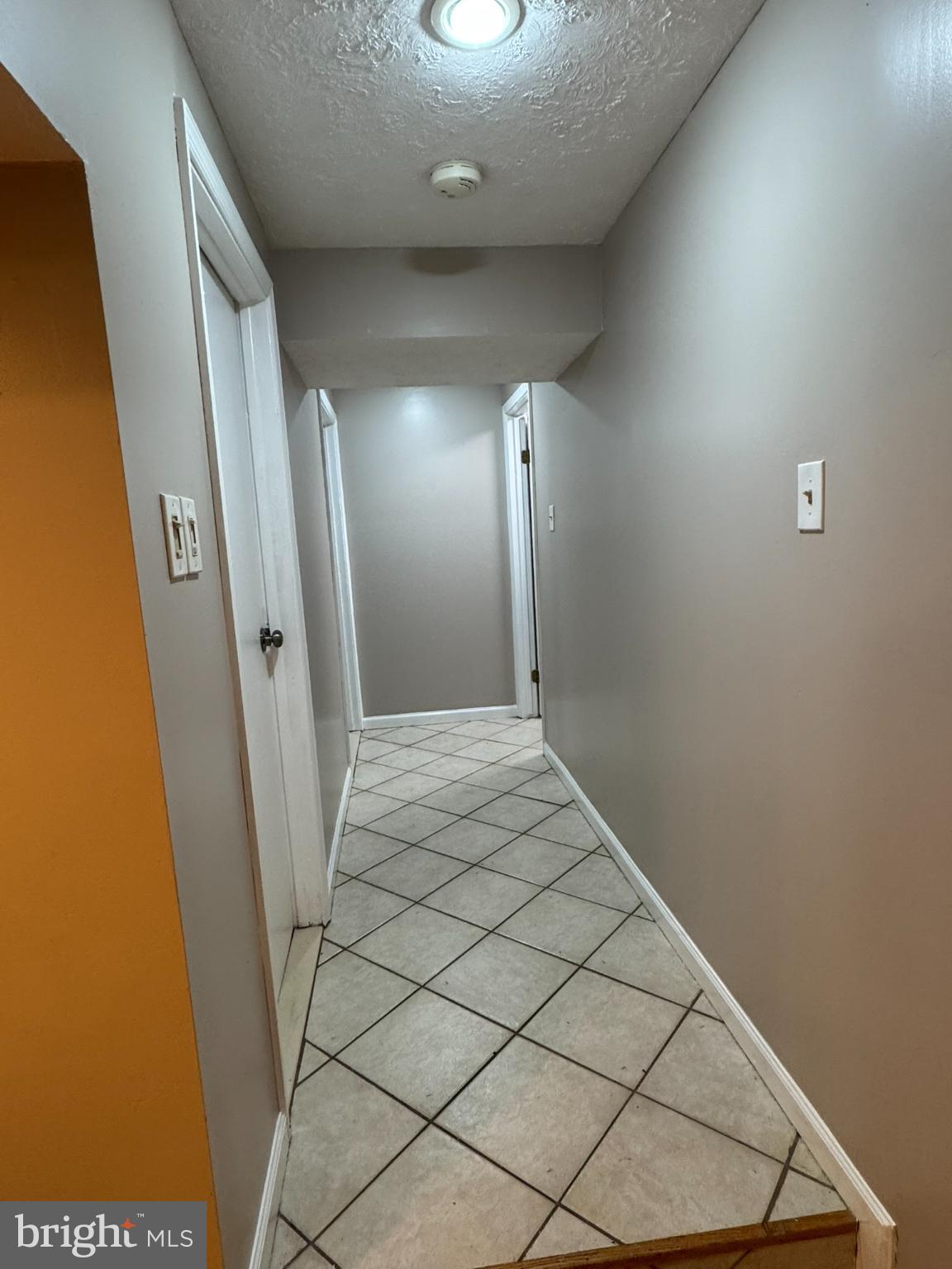 HILLCREST ORCHARDS - Residential Lease