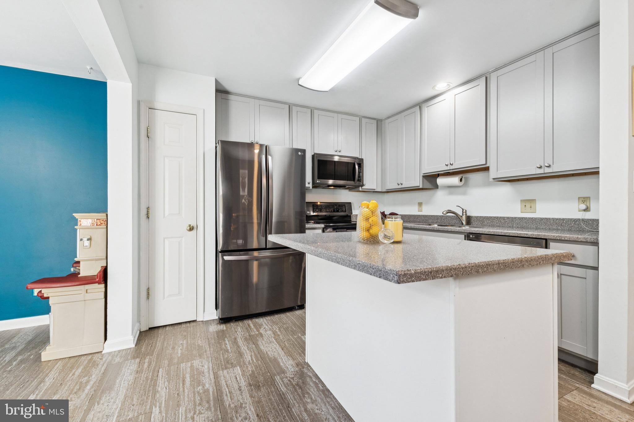 SALEM FIELDS - Residential