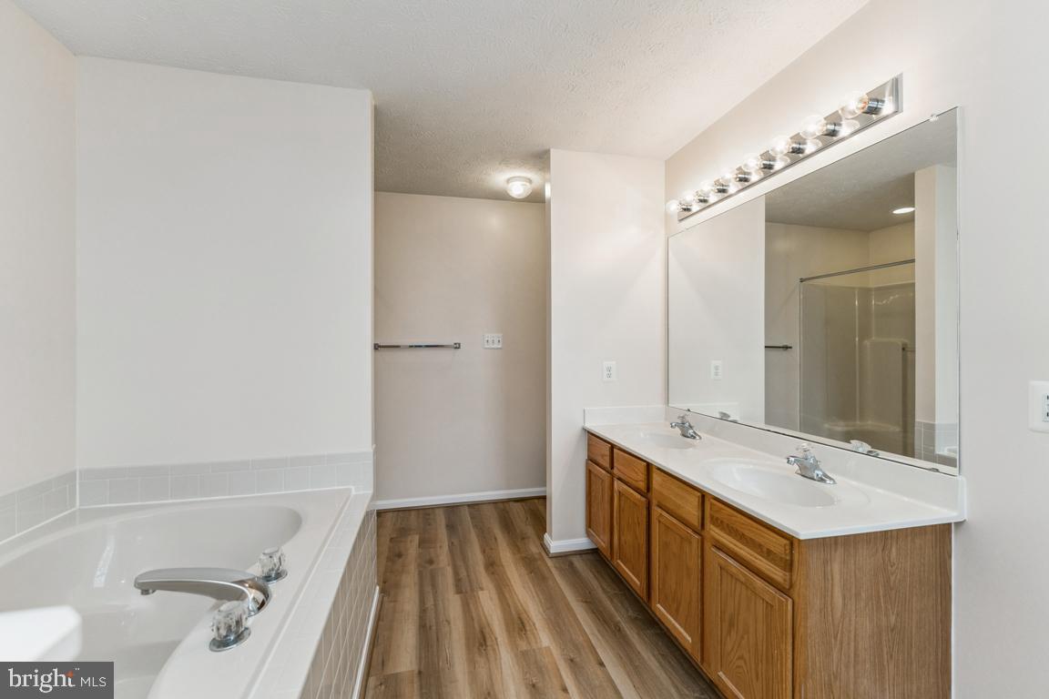 ROLLING MEADOWS - Residential