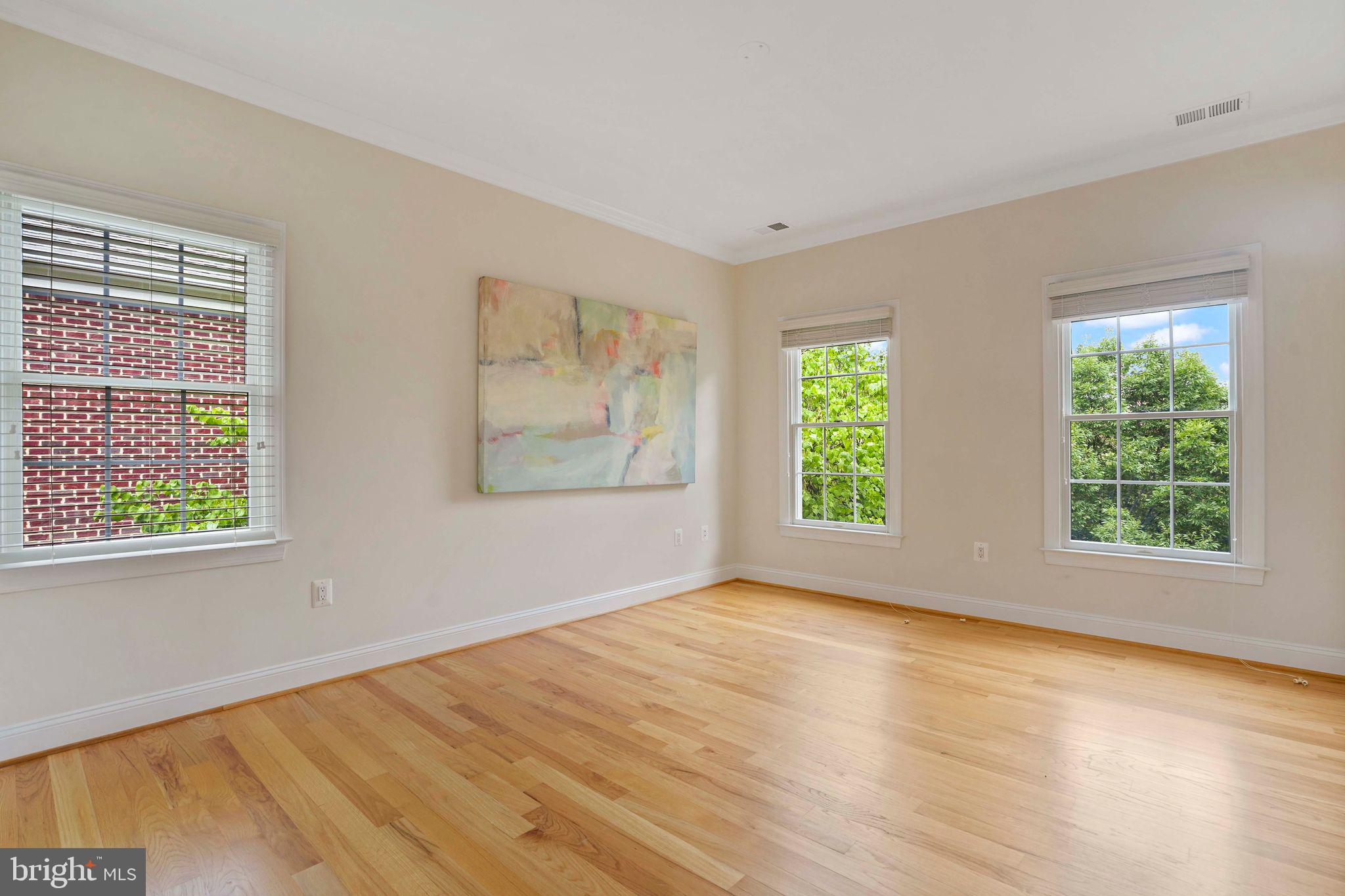 TARA MANOR - Residential