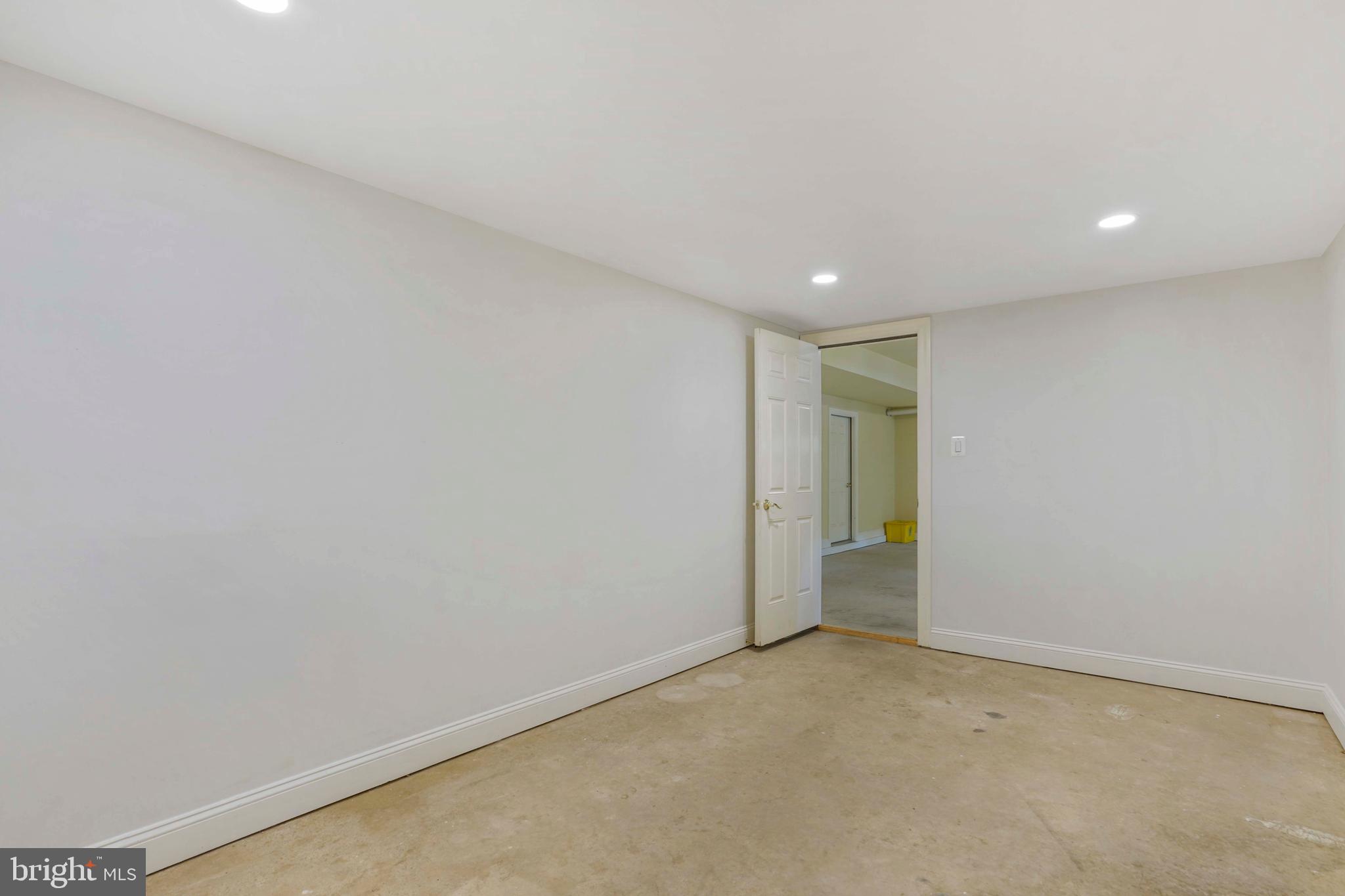 TARA MANOR - Residential