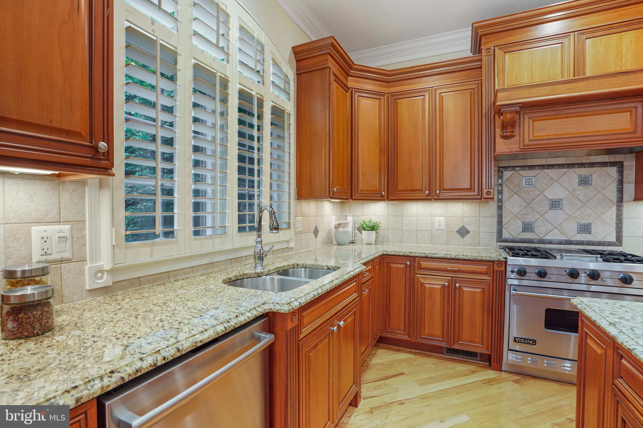 TARA MANOR - Residential