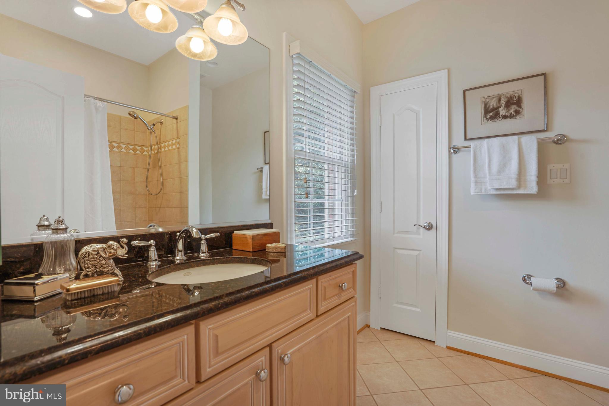 TARA MANOR - Residential