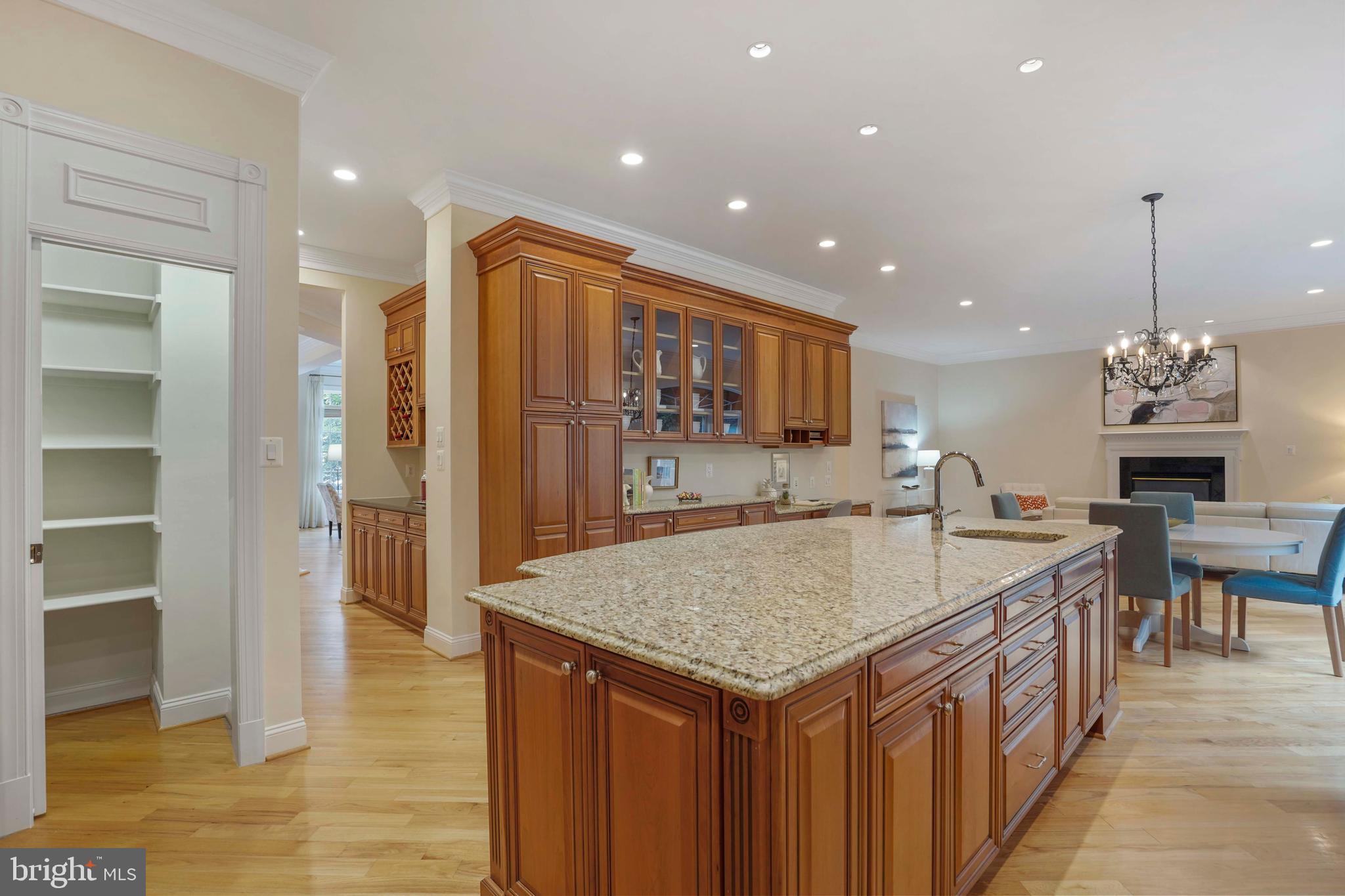 TARA MANOR - Residential