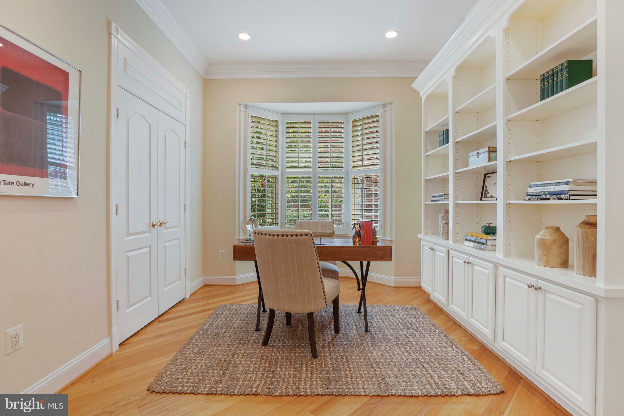 TARA MANOR - Residential