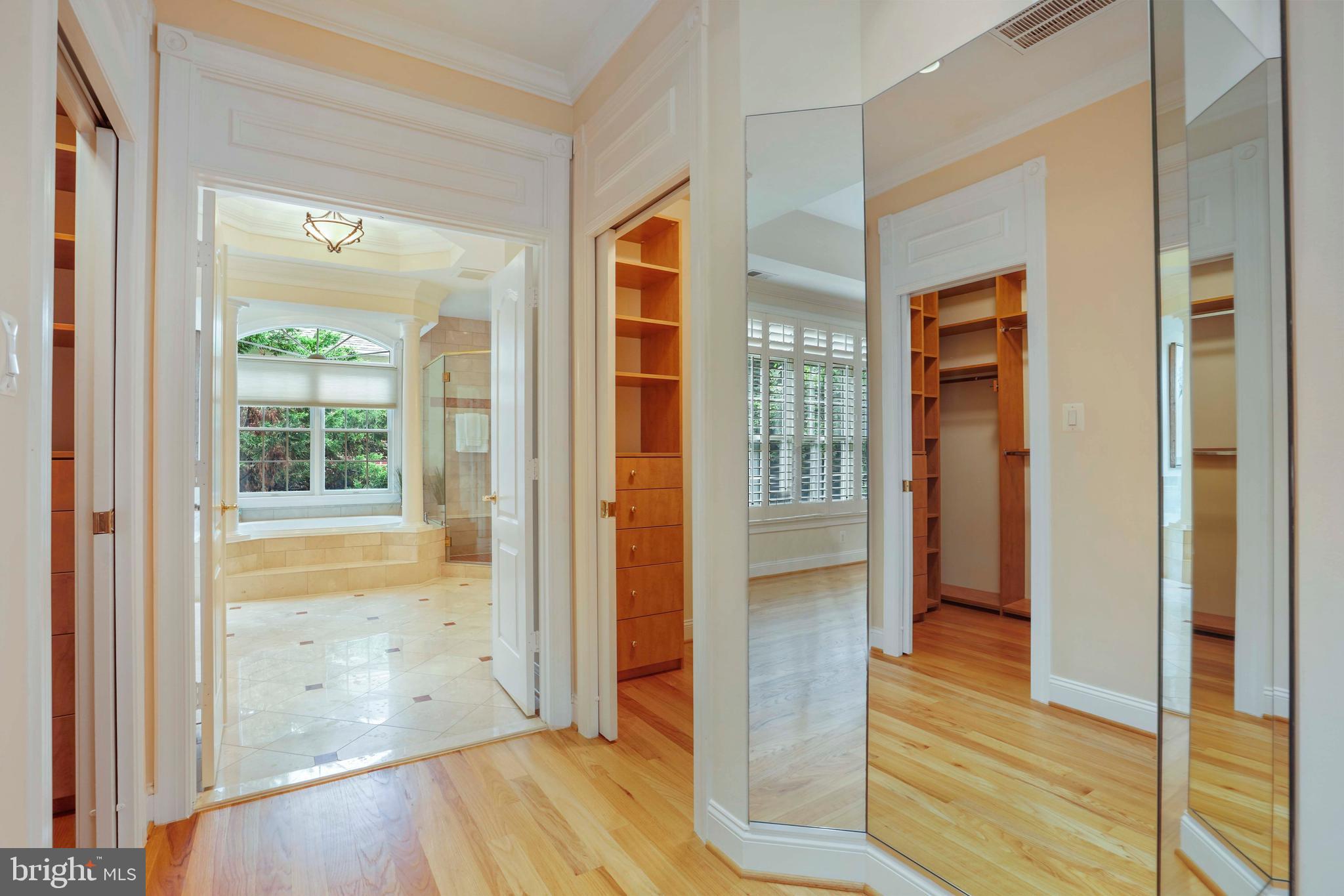 TARA MANOR - Residential