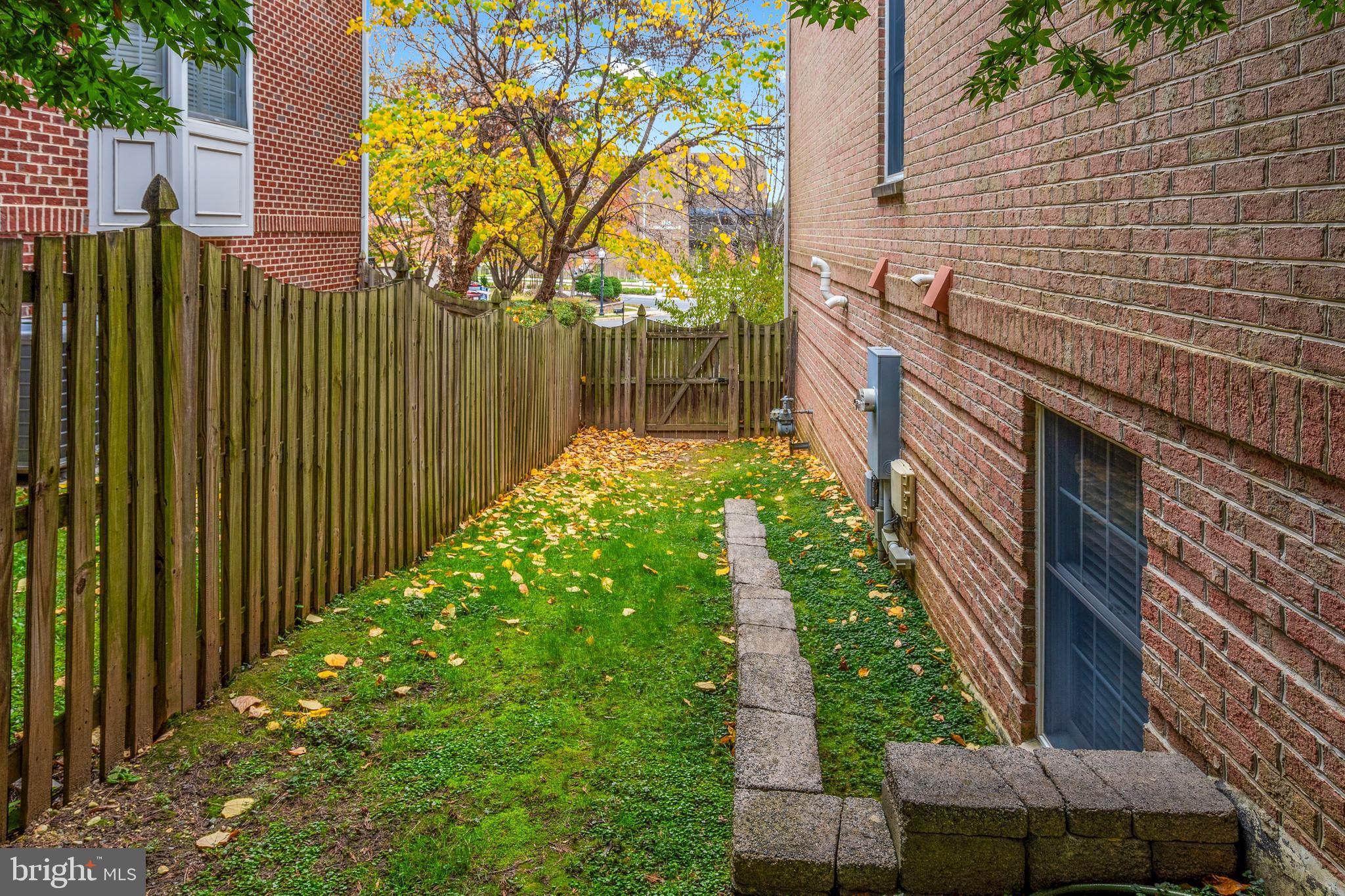 TARA MANOR - Residential