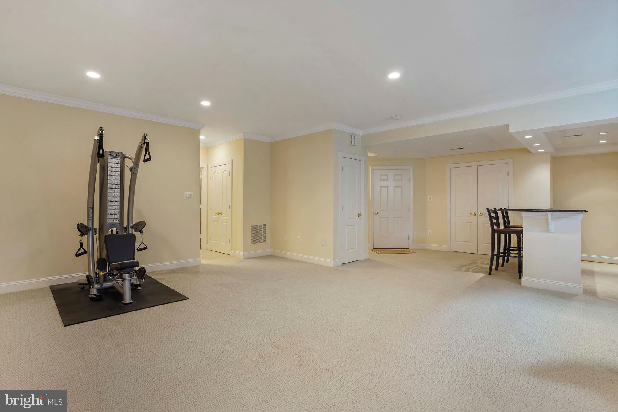 TARA MANOR - Residential