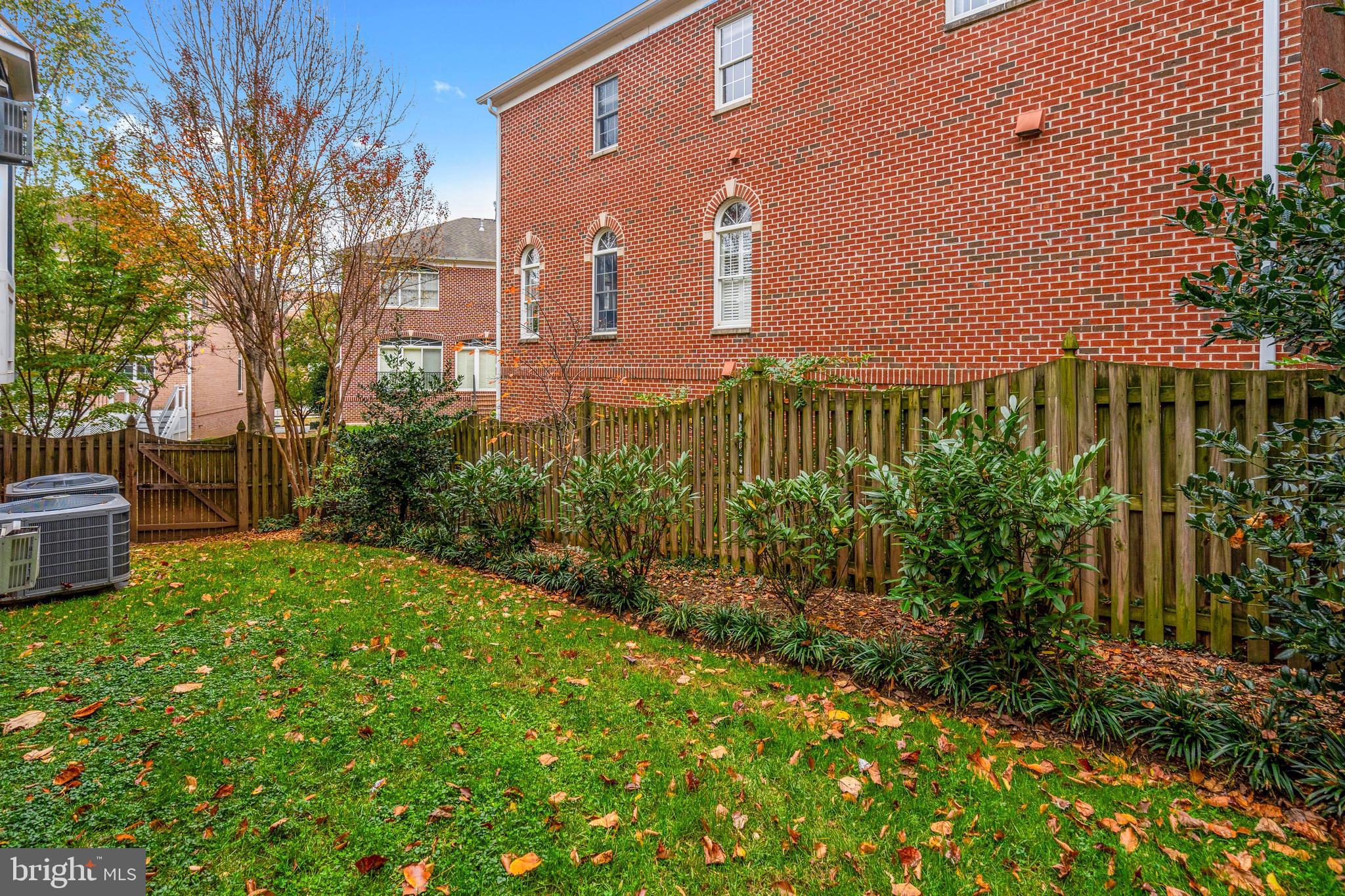 TARA MANOR - Residential