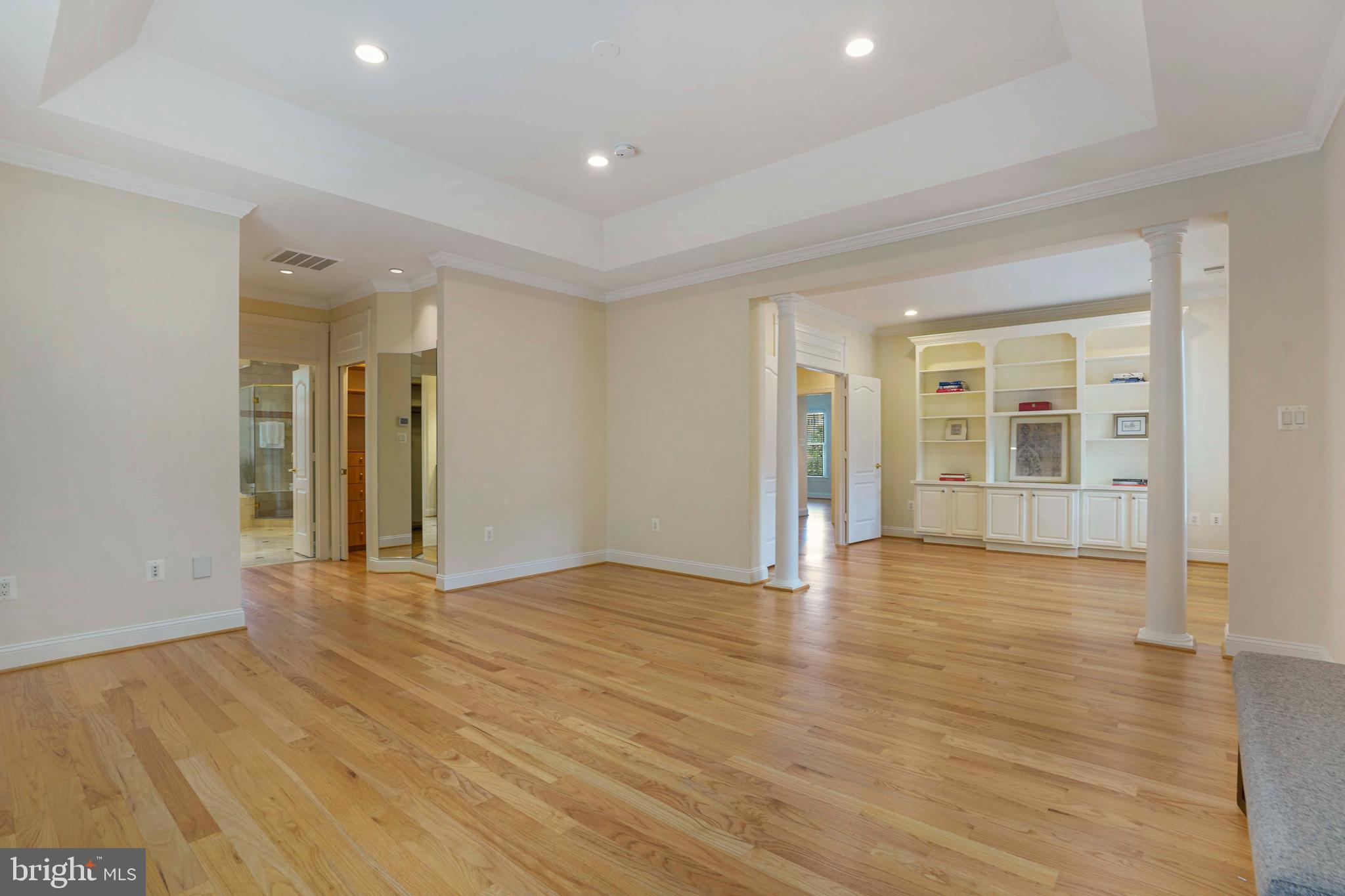 TARA MANOR - Residential