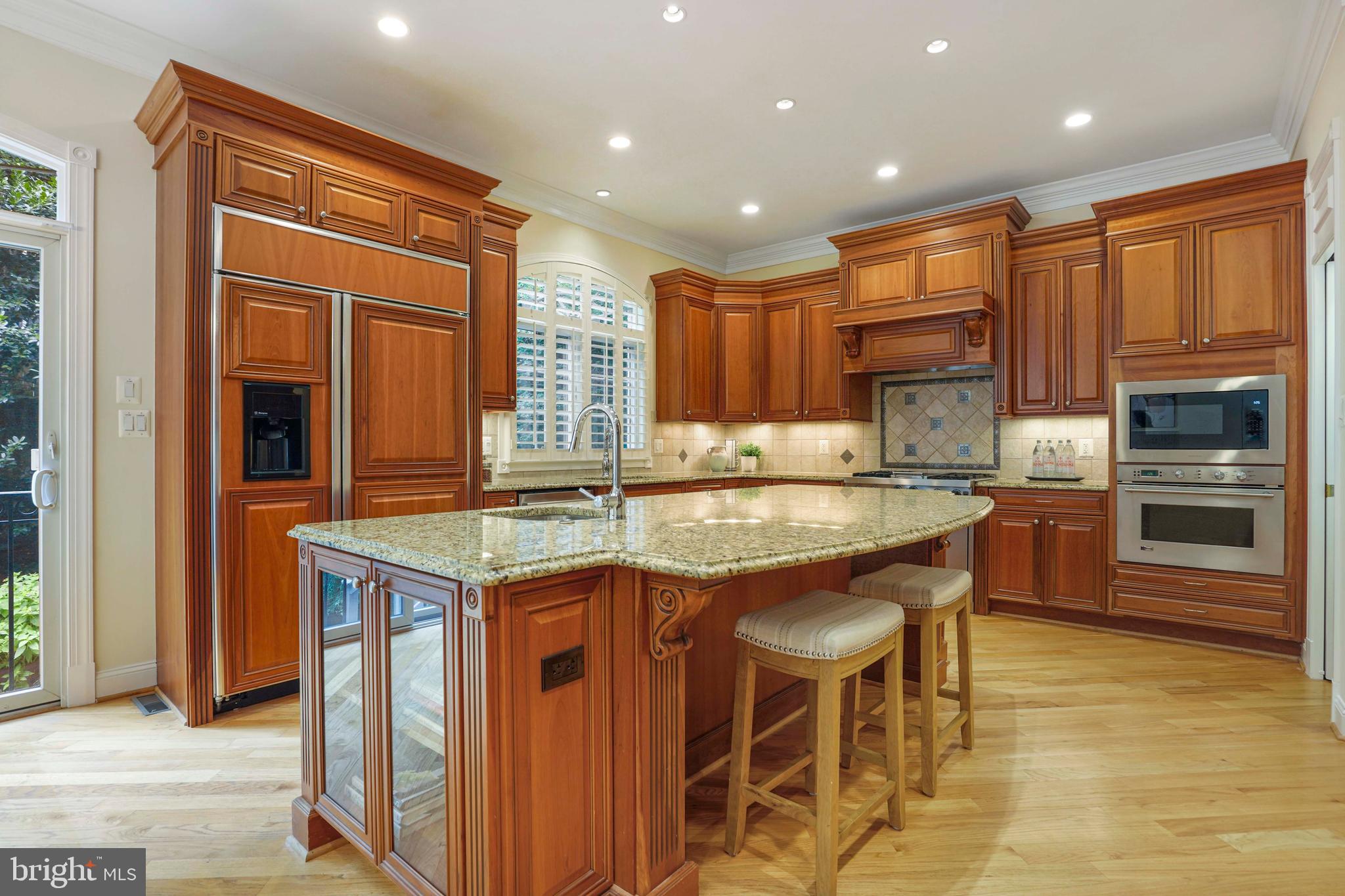 TARA MANOR - Residential