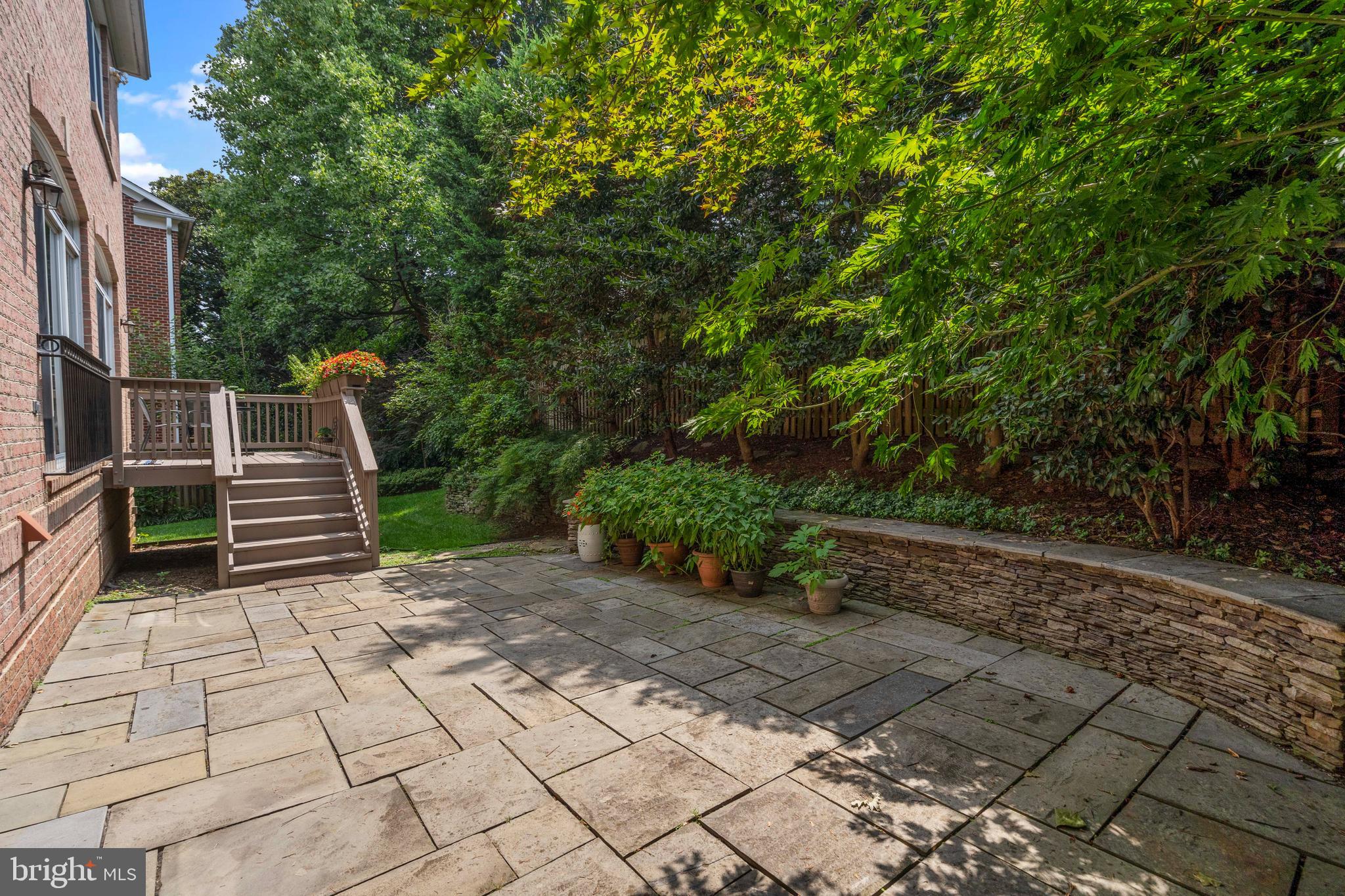 TARA MANOR - Residential