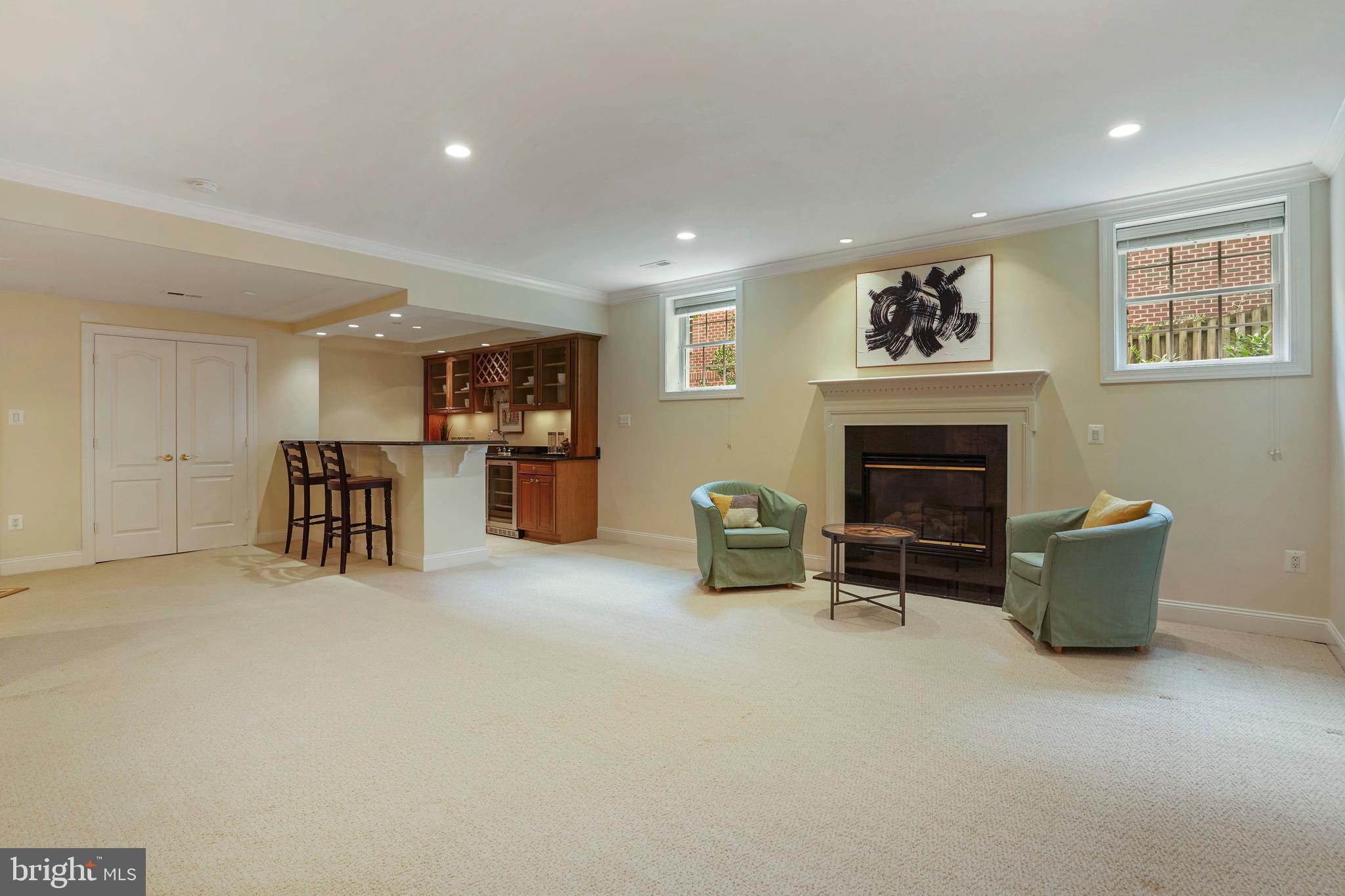 TARA MANOR - Residential