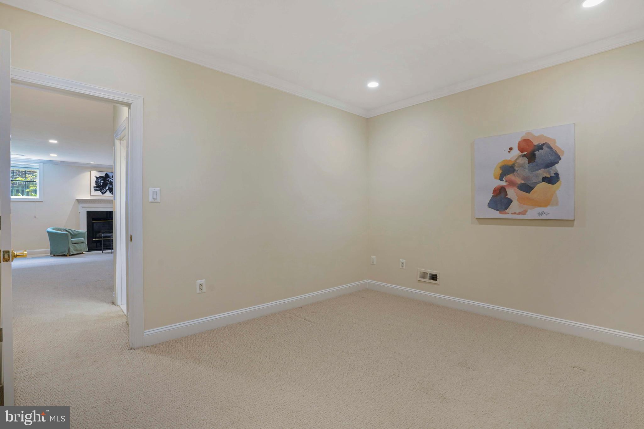 TARA MANOR - Residential