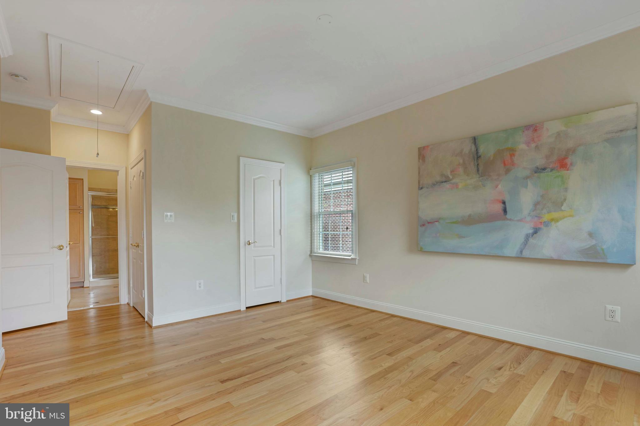 TARA MANOR - Residential