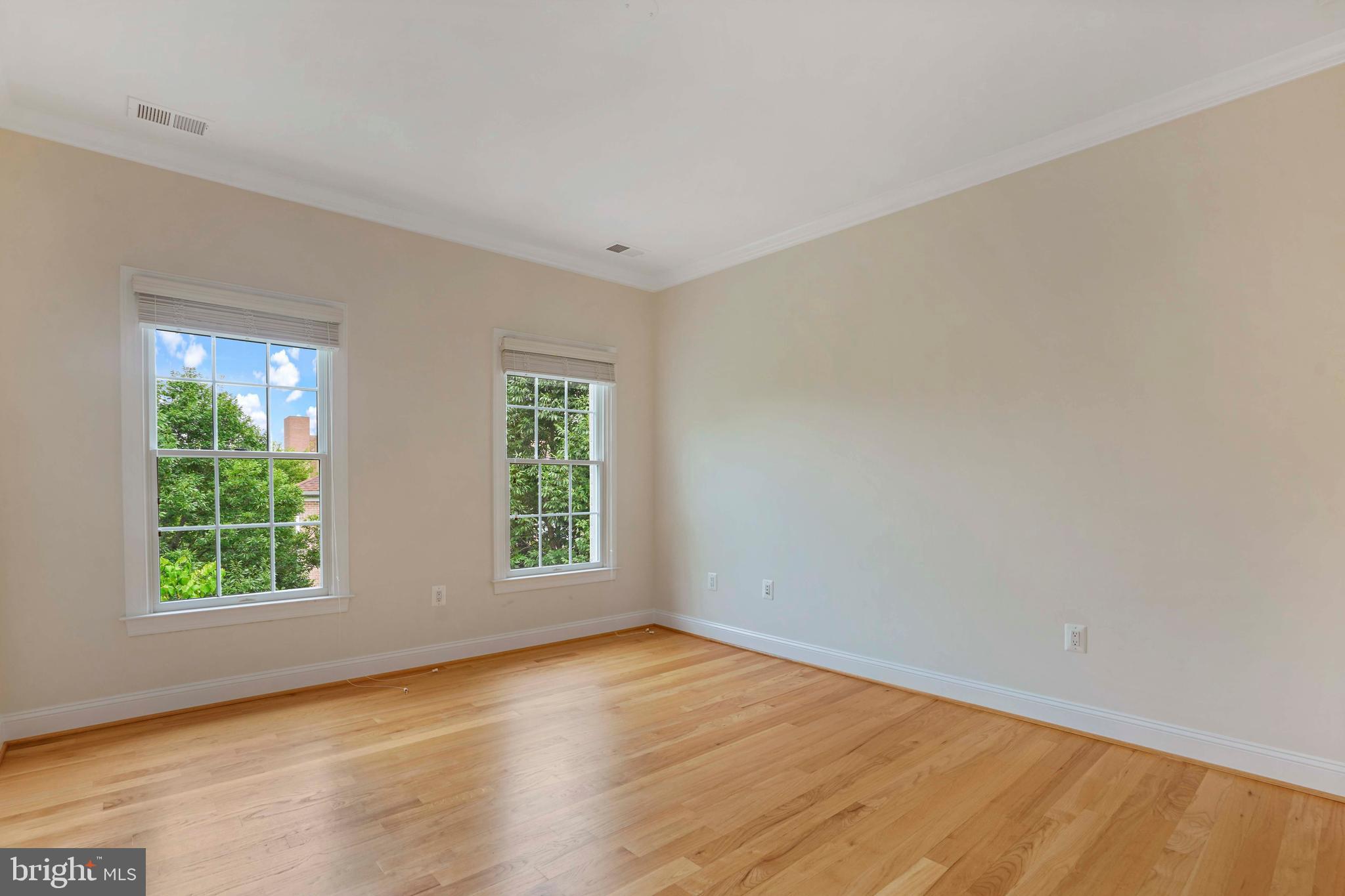 TARA MANOR - Residential