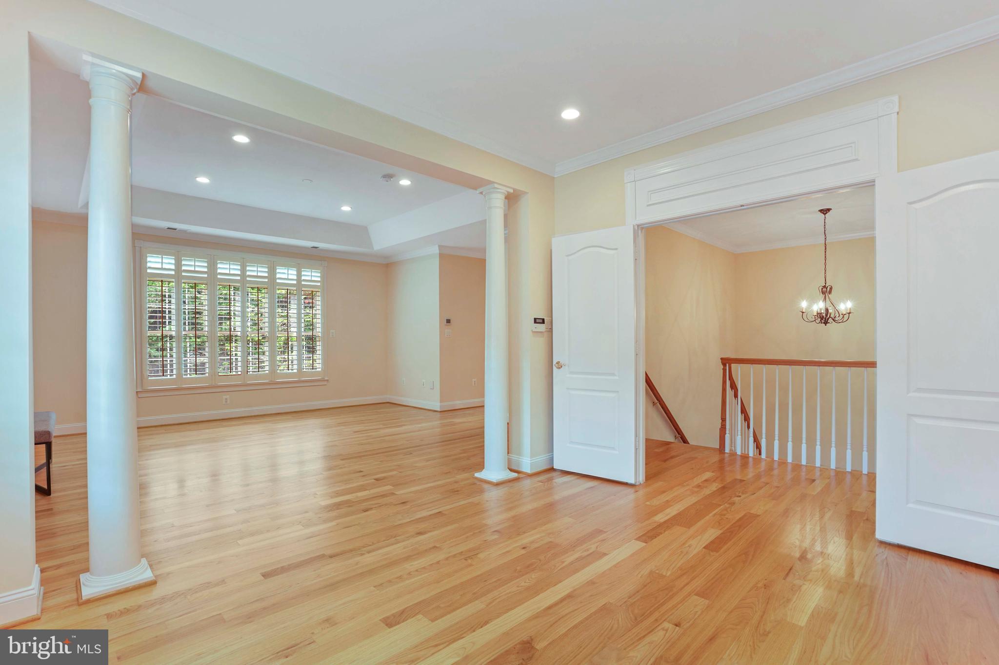 TARA MANOR - Residential