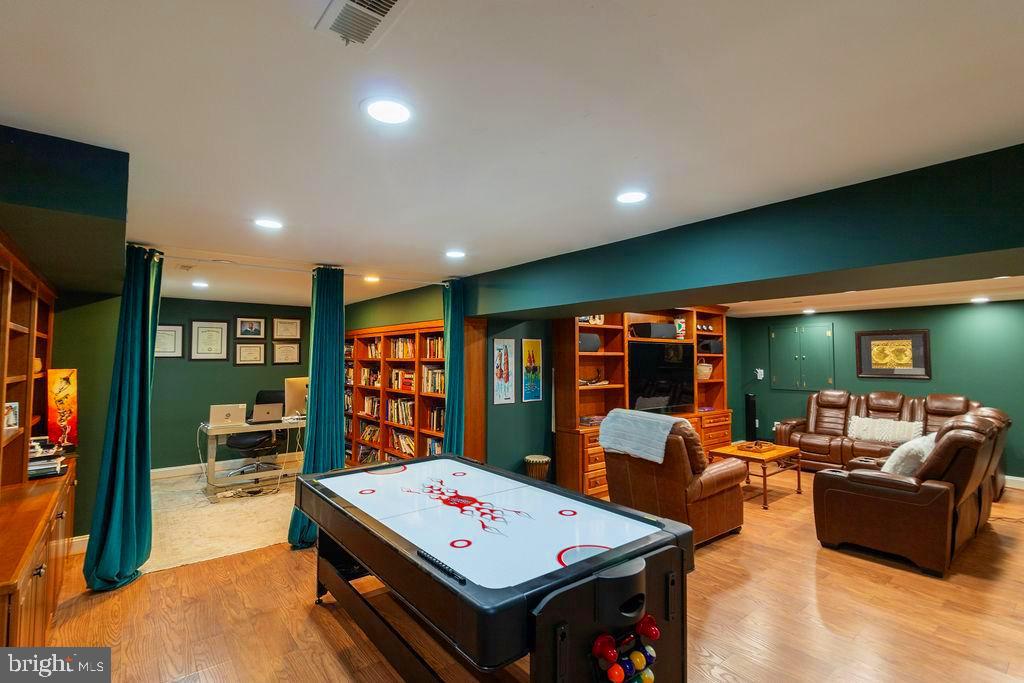 LAKE MANASSAS - Residential