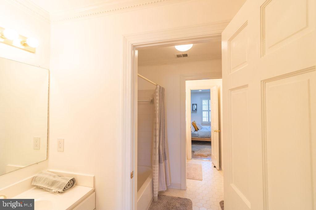 LAKE MANASSAS - Residential