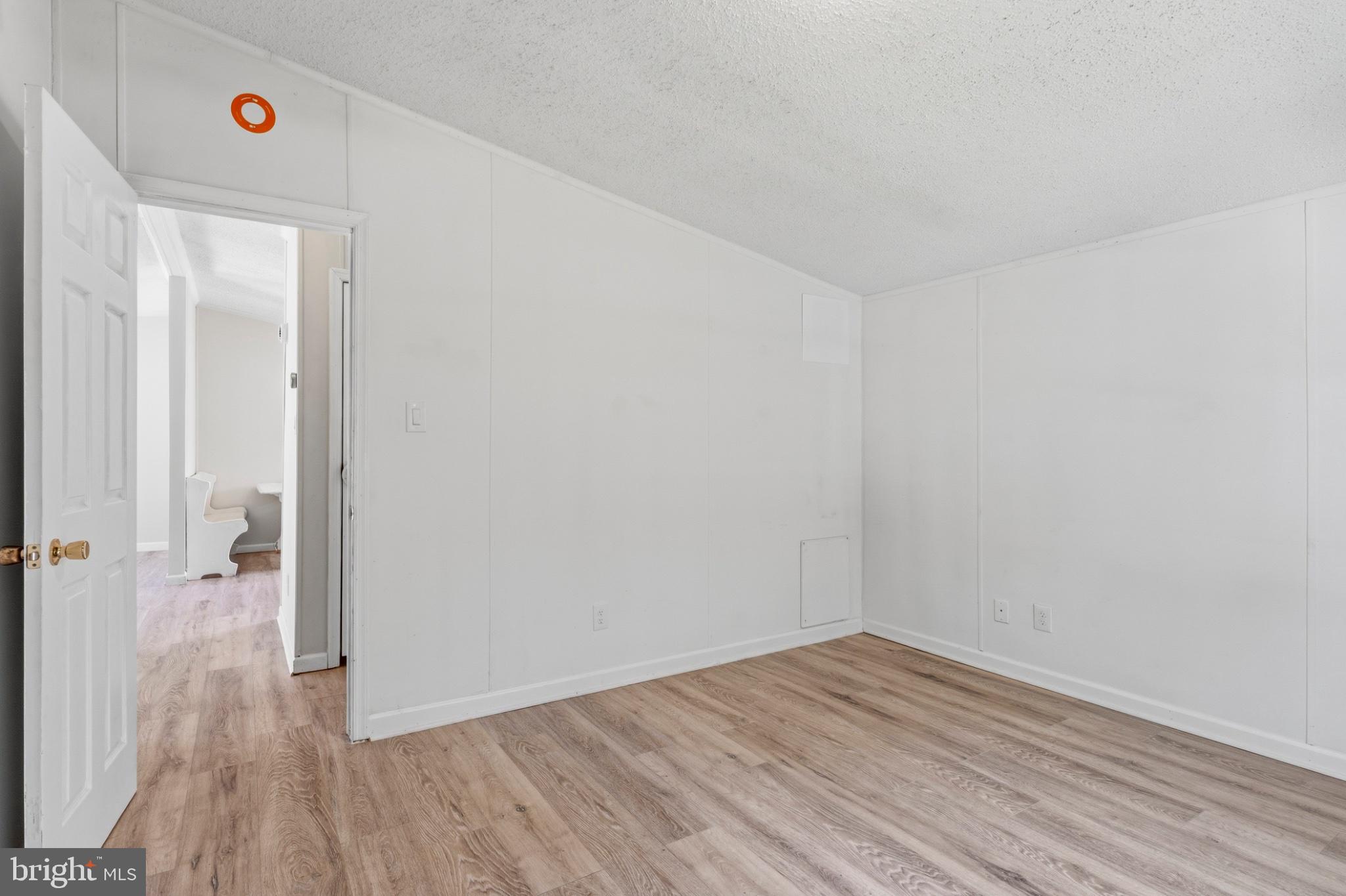 BUSH RIVER MANOR - Residential