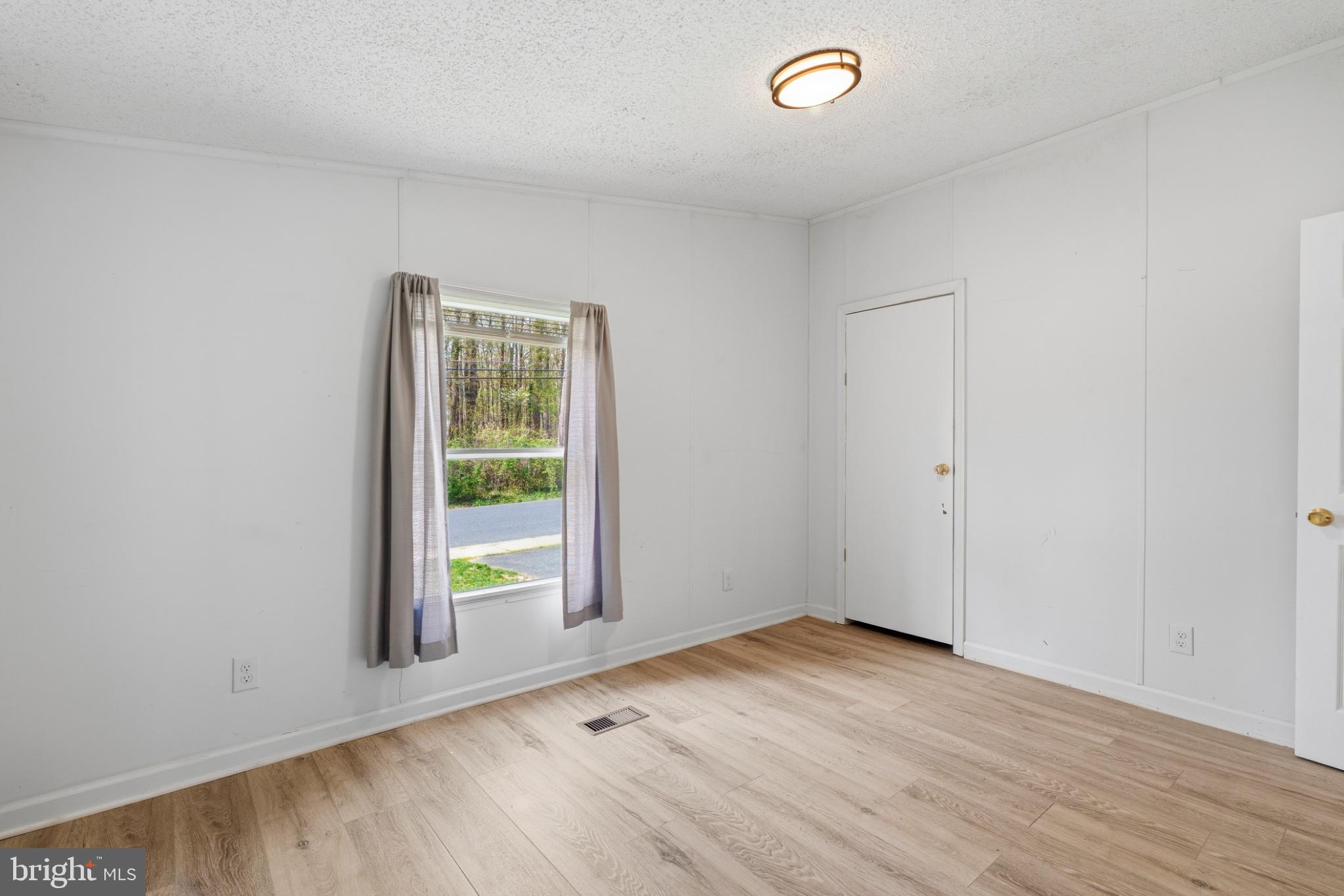 BUSH RIVER MANOR - Residential