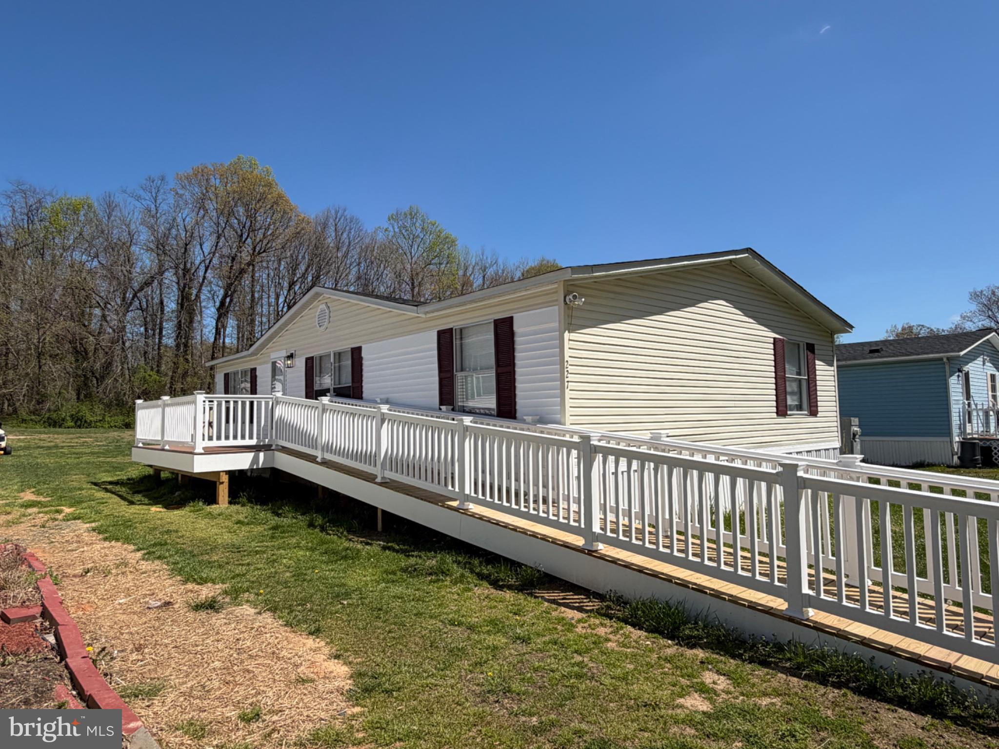 BUSH RIVER MANOR - Residential