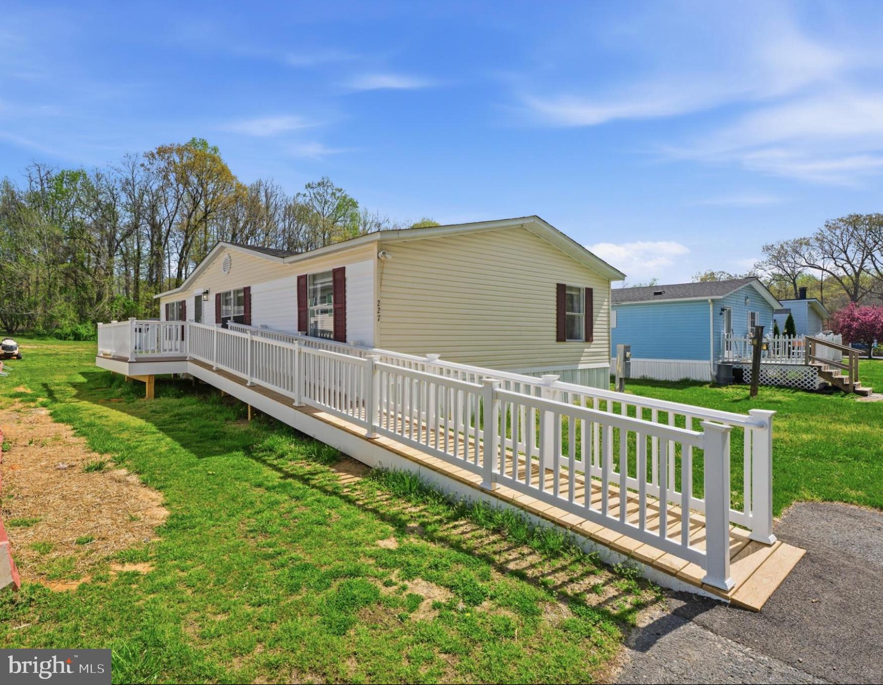 BUSH RIVER MANOR - Residential