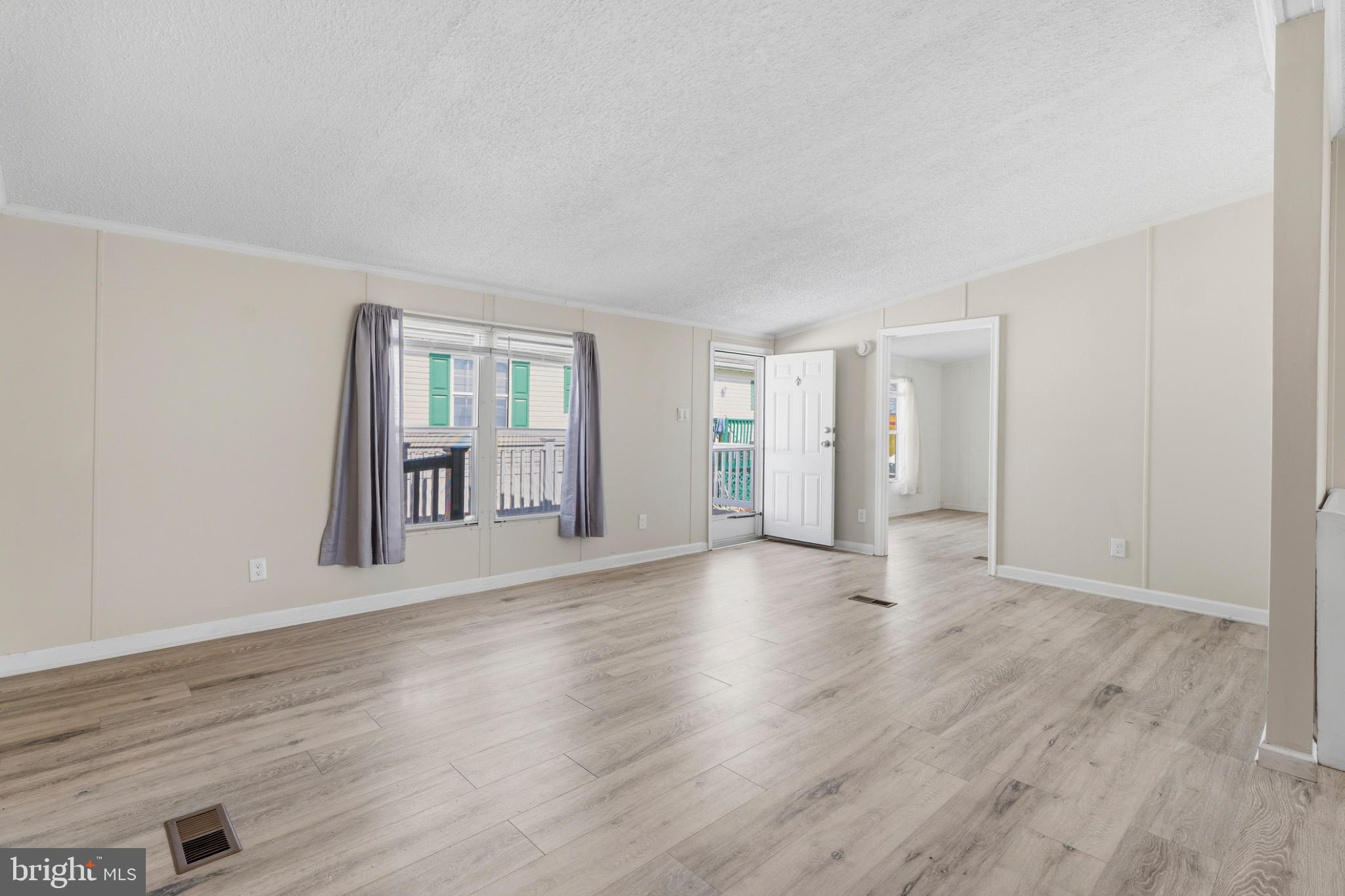 BUSH RIVER MANOR - Residential