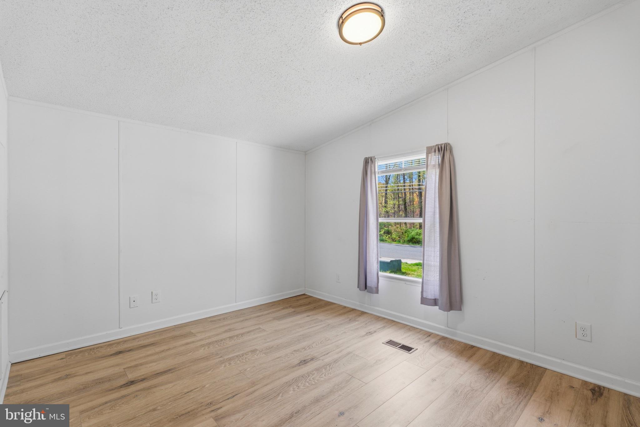 BUSH RIVER MANOR - Residential