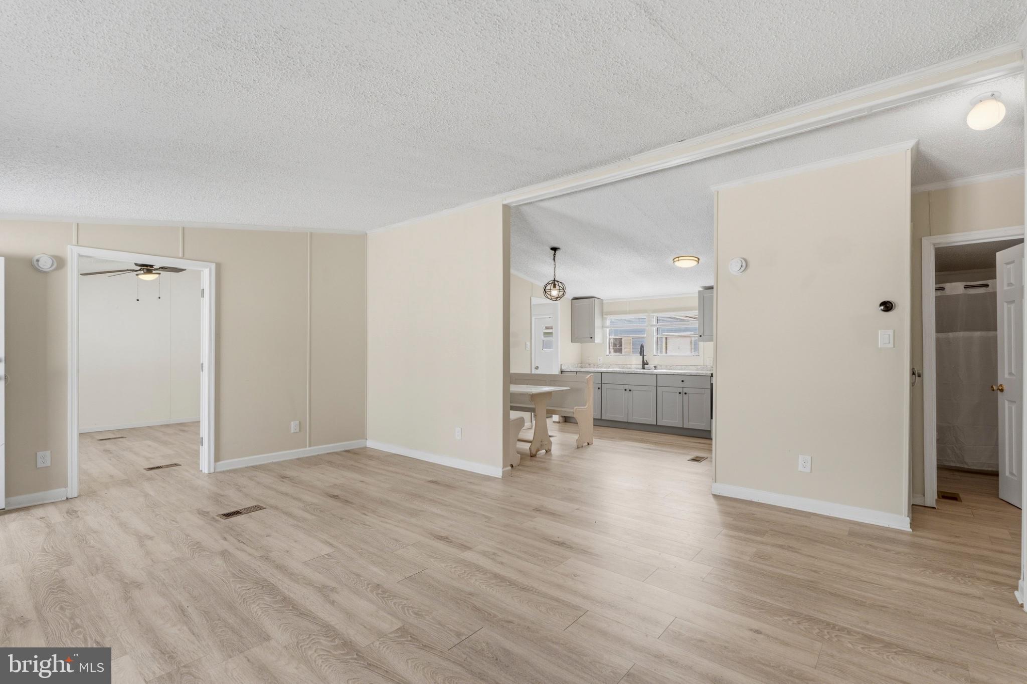 BUSH RIVER MANOR - Residential