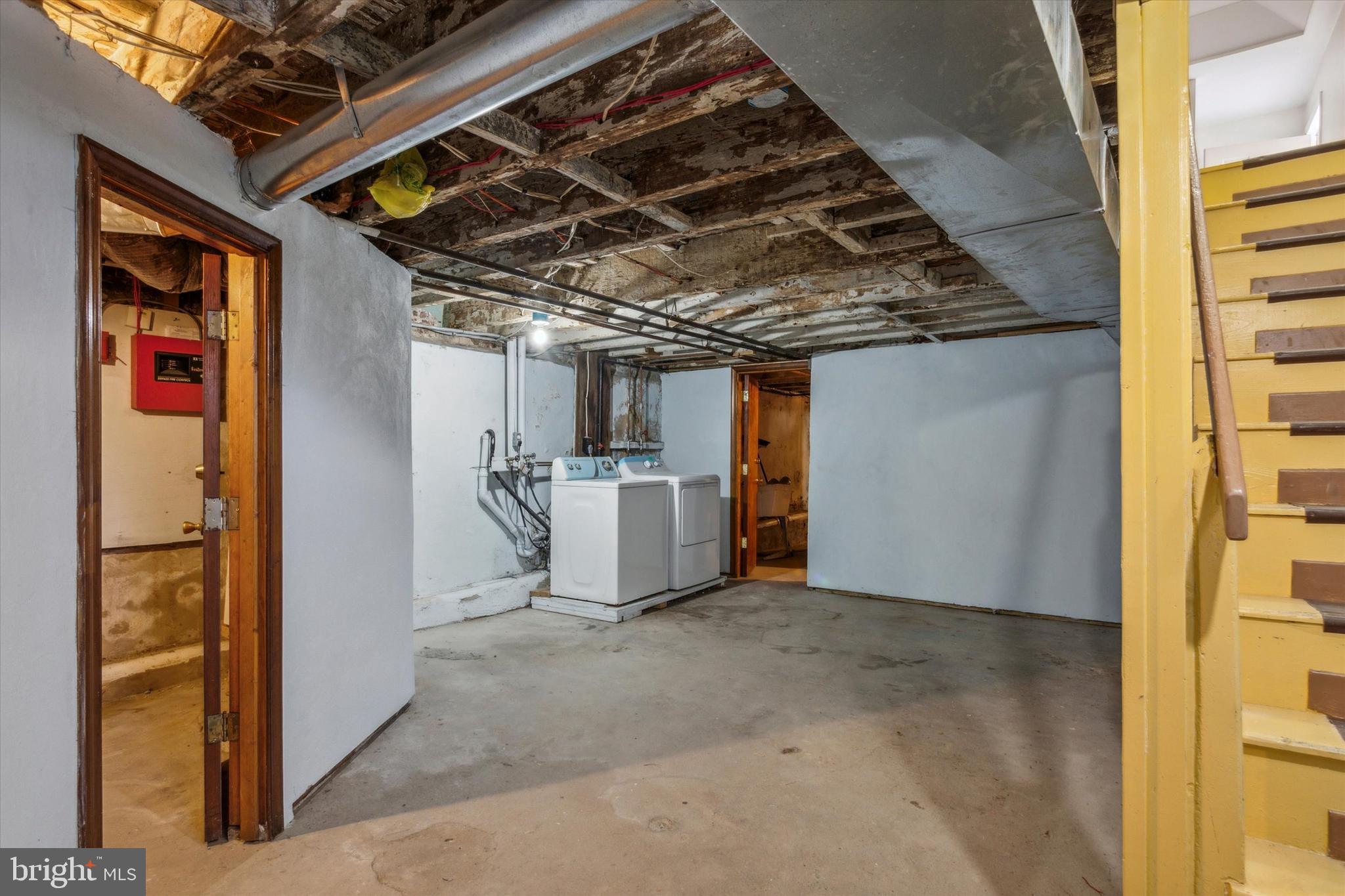 PORT RICHMOND - Residential Income