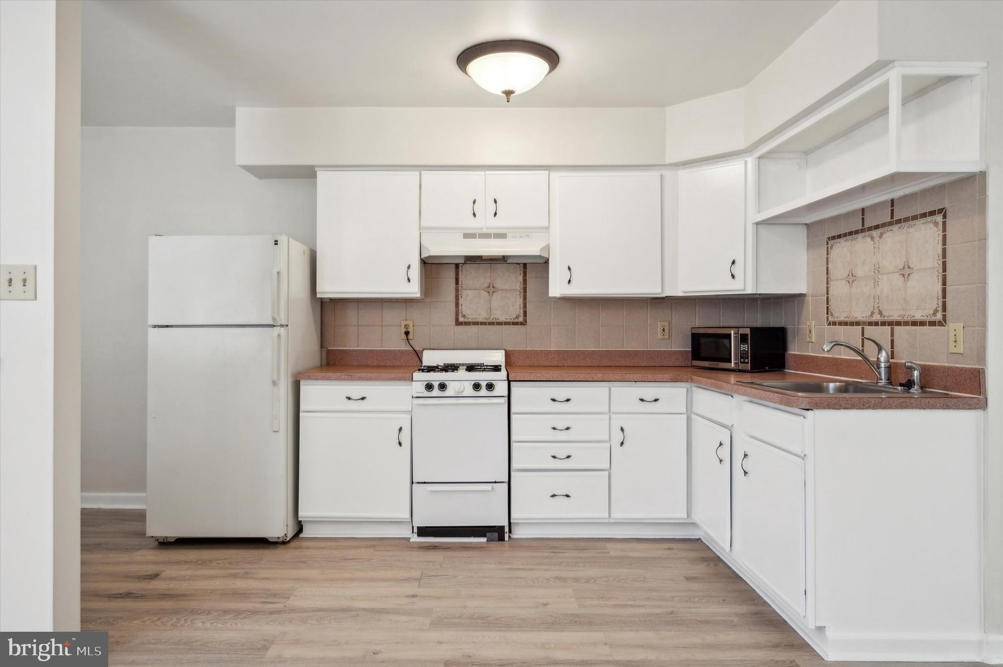 PORT RICHMOND - Residential Income