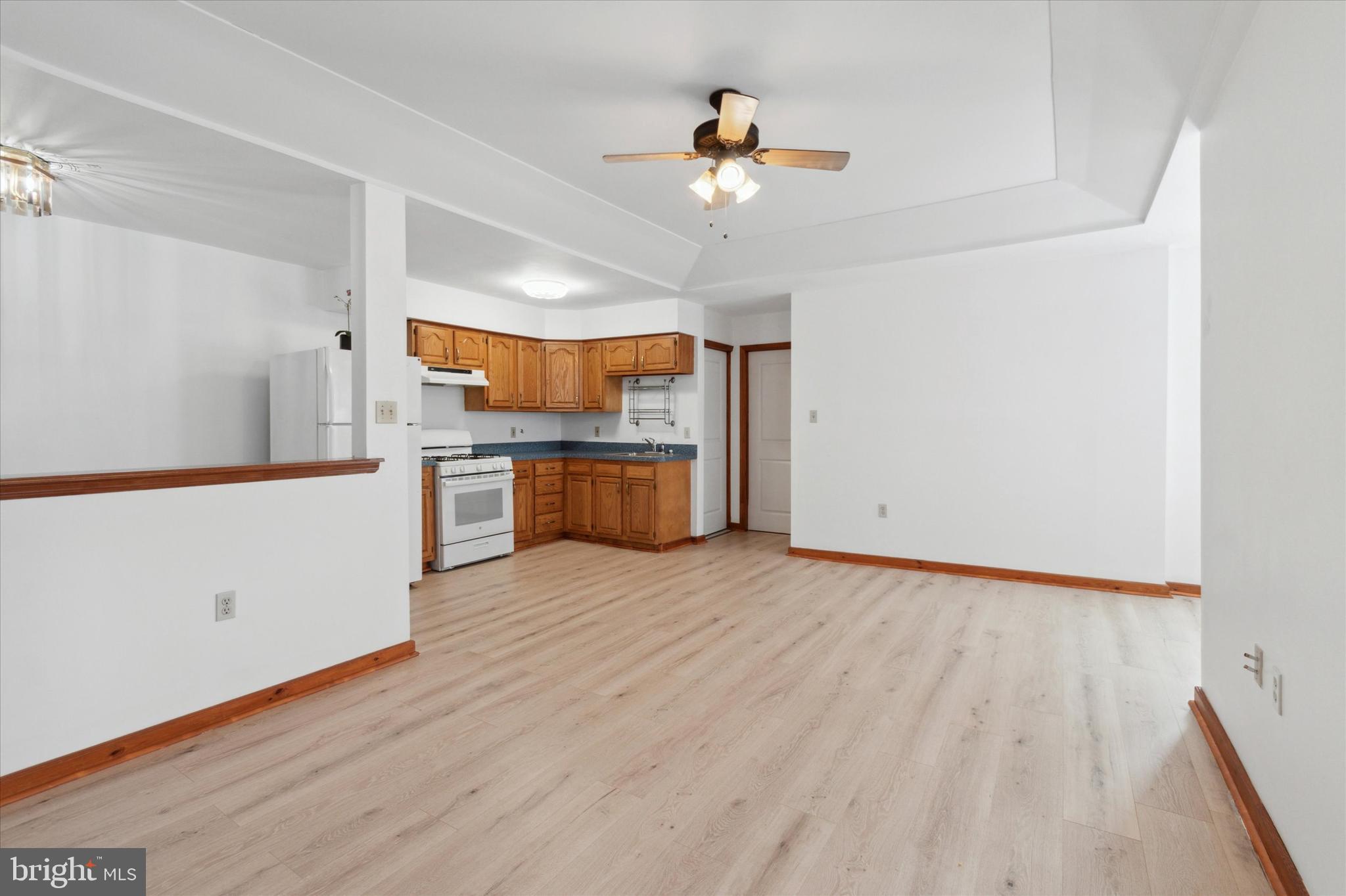 PORT RICHMOND - Residential Income