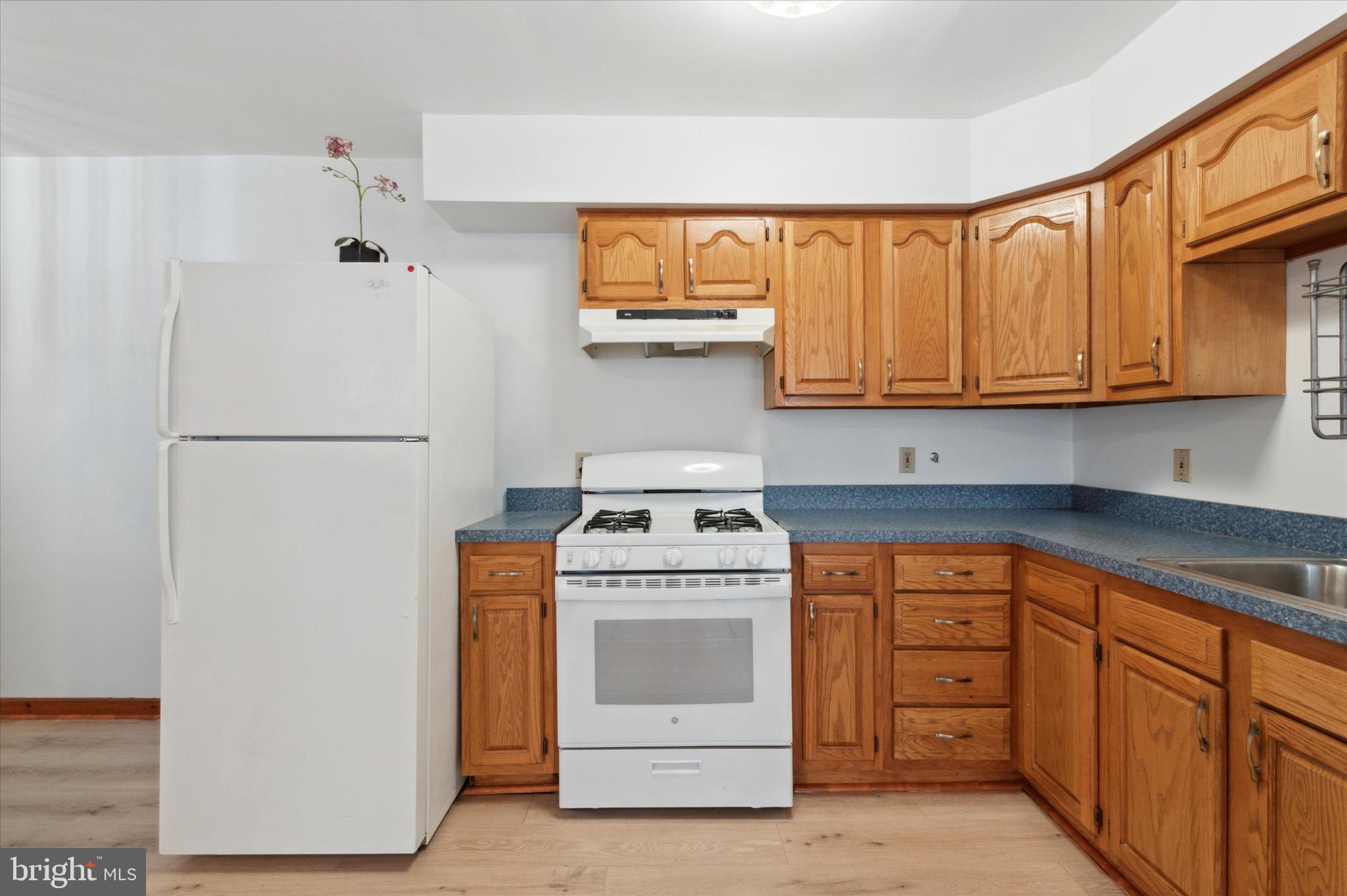 PORT RICHMOND - Residential Income