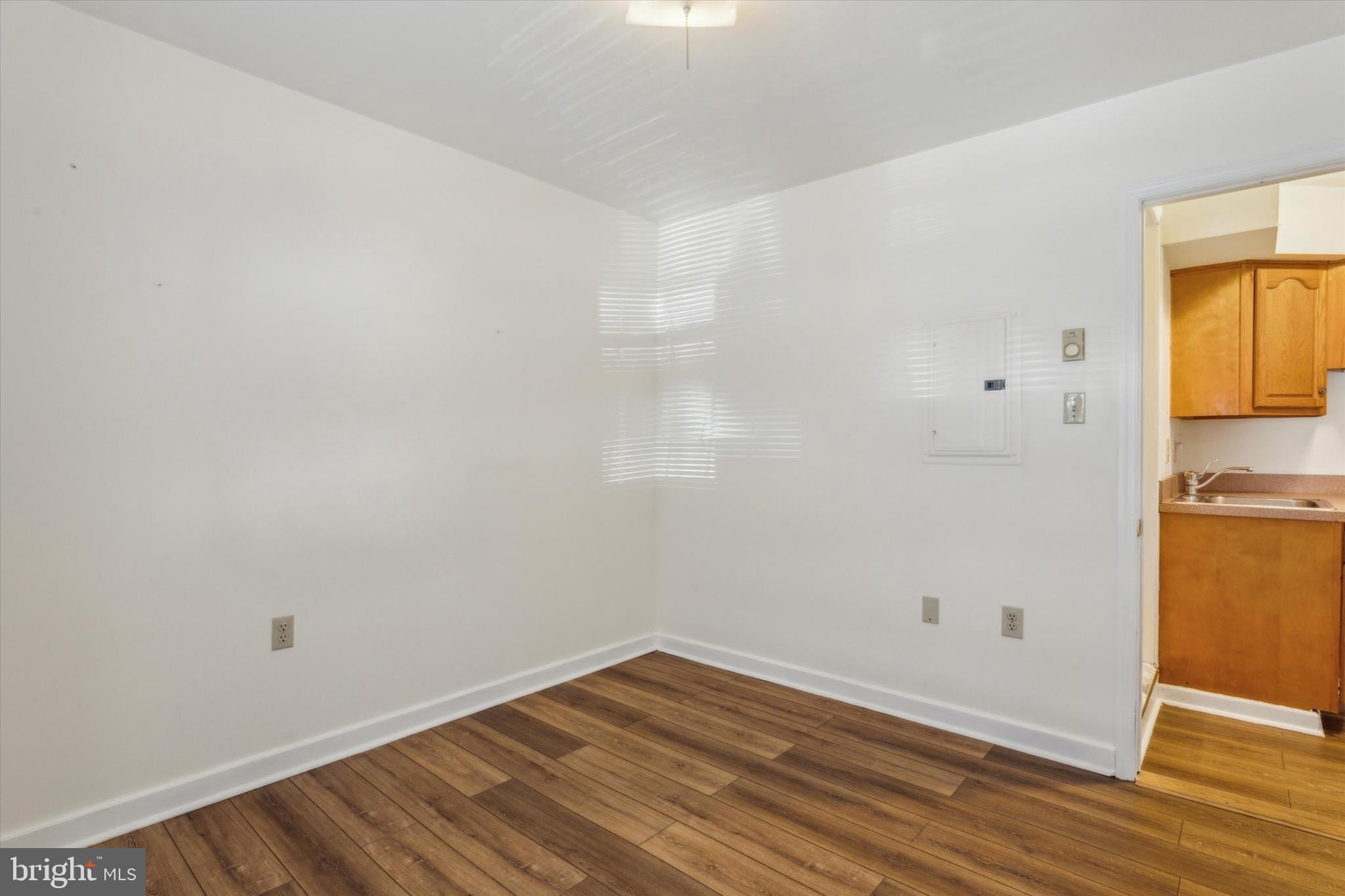 PORT RICHMOND - Residential Income