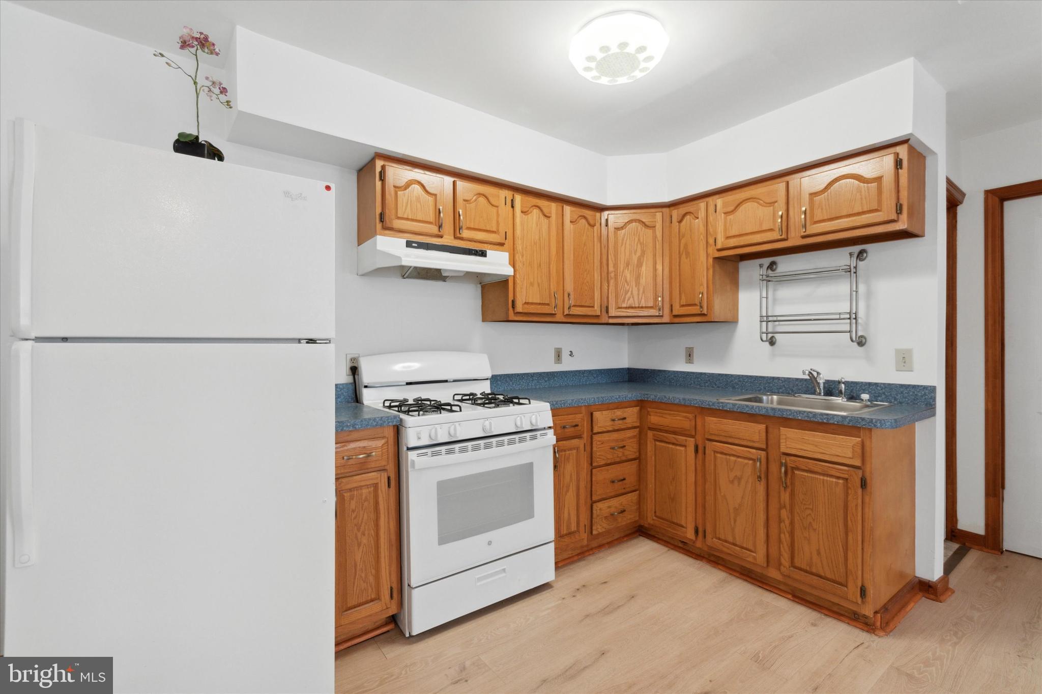 PORT RICHMOND - Residential Income