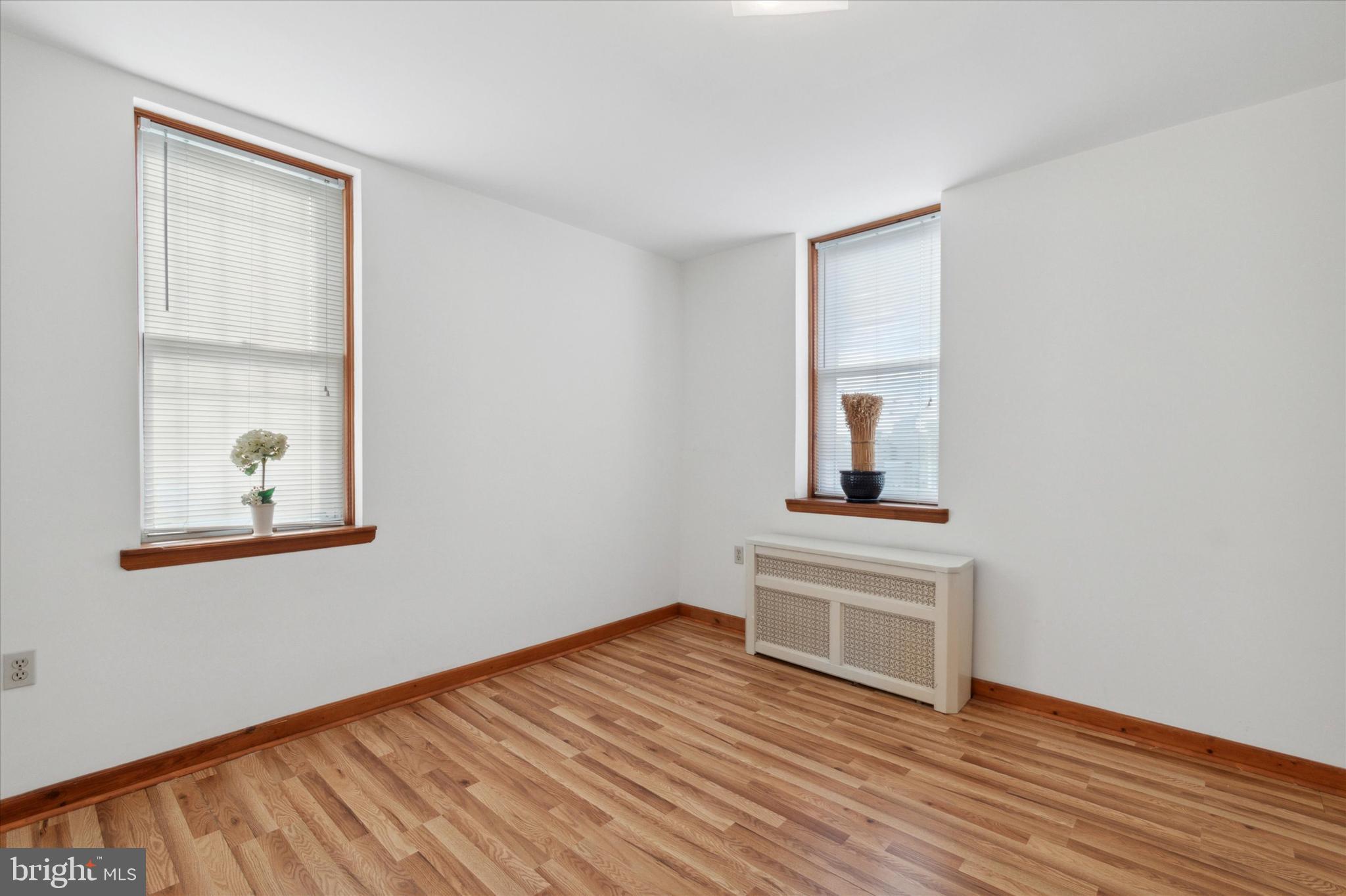 PORT RICHMOND - Residential Income