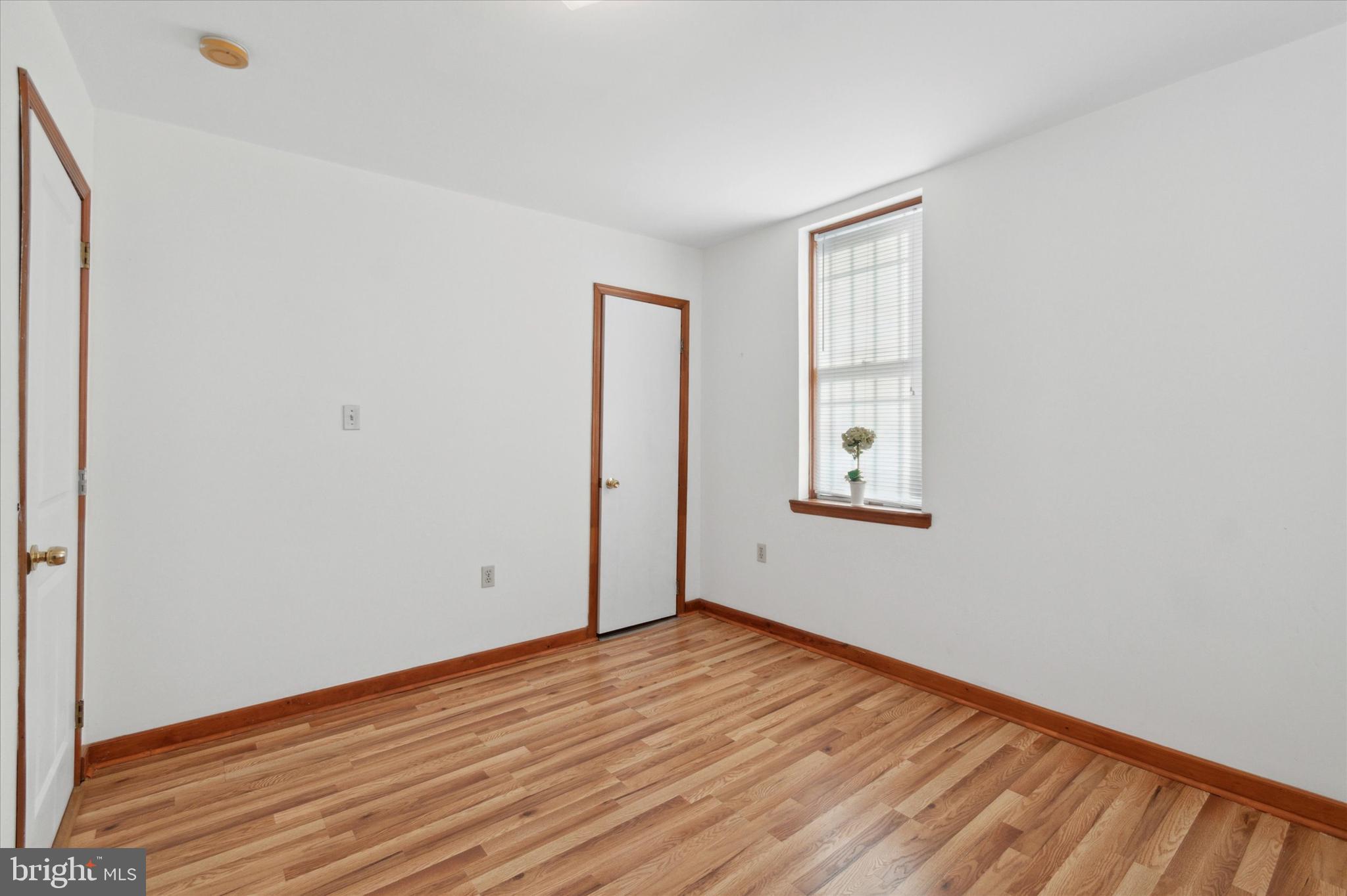 PORT RICHMOND - Residential Income