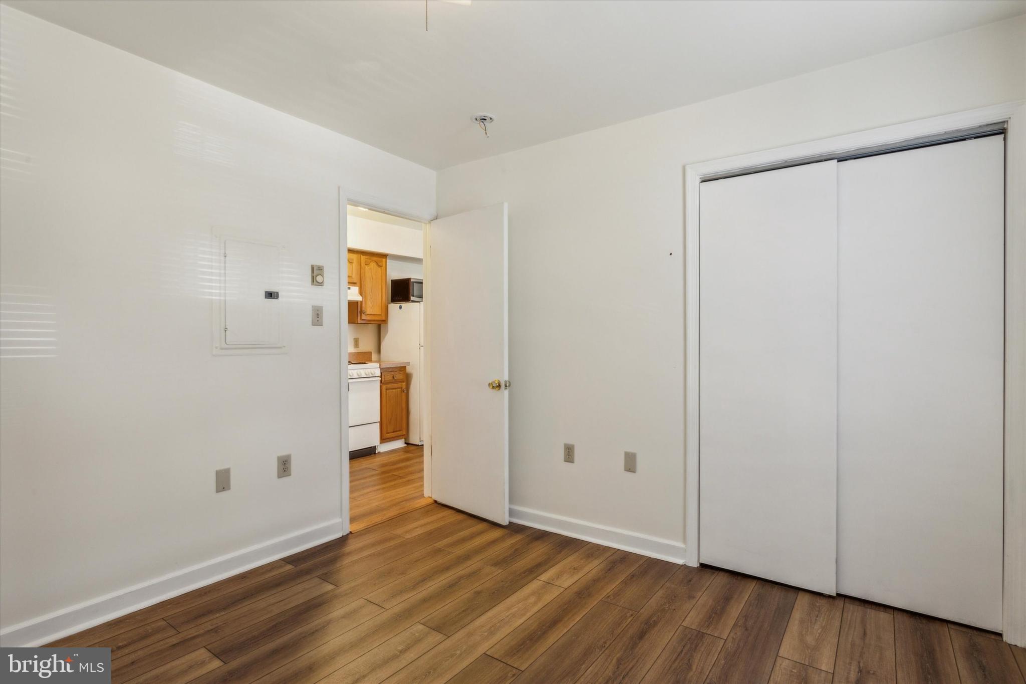 PORT RICHMOND - Residential Income